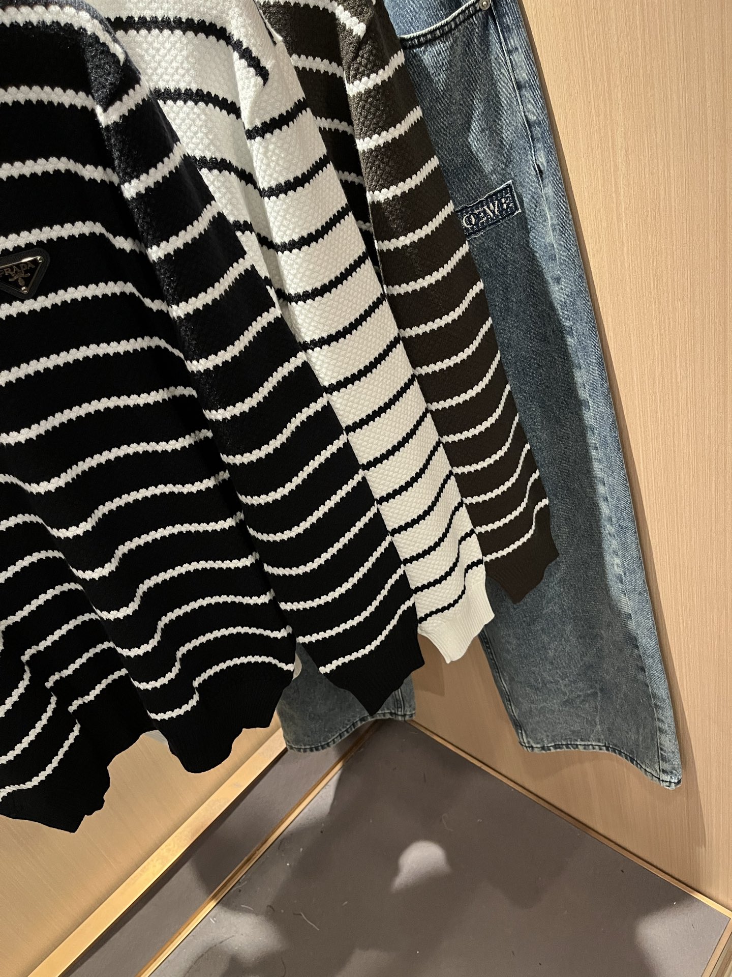 PRAD*A普*达2025秋冬新款男士针织羊毛衫，最新款全网独家首上！！~既经典有时尚百搭，谁不爱啊，将