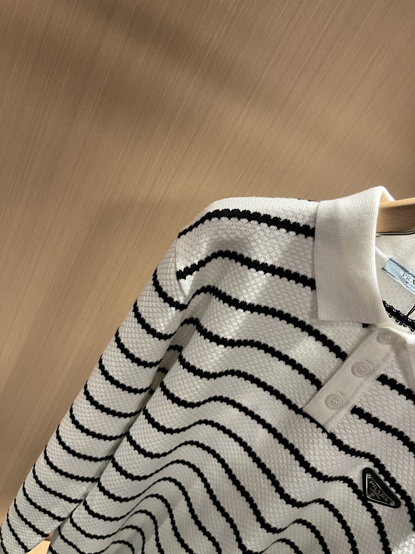 PRAD*A普*达2025秋冬新款男士针织羊毛衫，最新款全网独家首上！！~既经典有时尚百搭，谁不爱啊，将