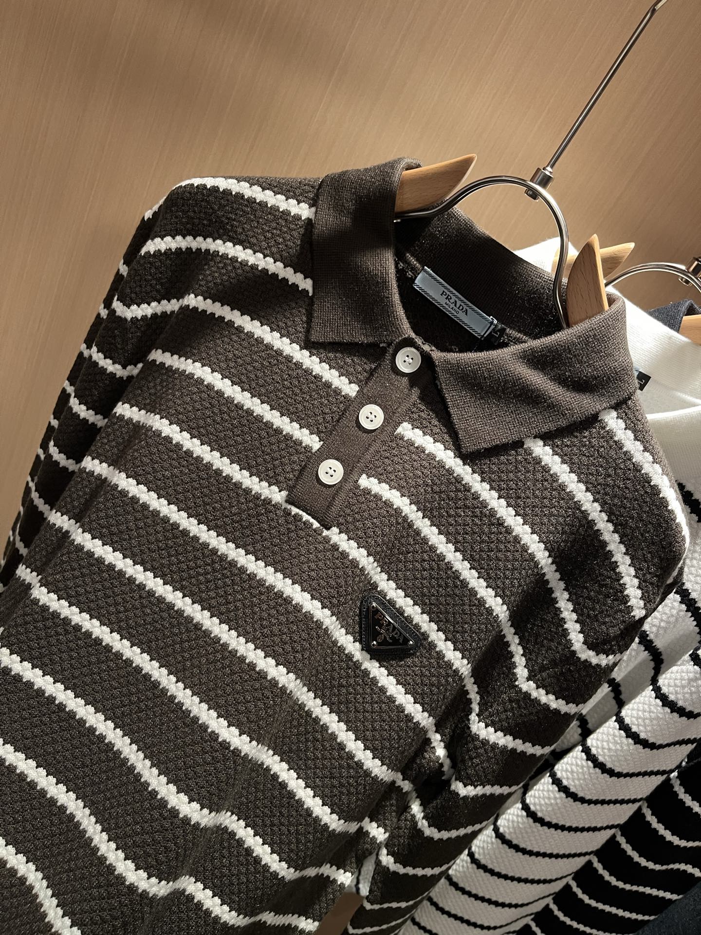 PRAD*A普*达2025秋冬新款男士针织羊毛衫，最新款全网独家首上！！~既经典有时尚百搭，谁不爱啊，将