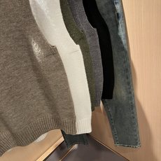 Loro Piana诺悠翩雅 2025秋冬男士最新的贸易订单针织马甲,全品相!!上身舒适透气,不僵硬,整 Loro Piana诺悠翩雅 2025秋冬男士最新的贸易订单针织马甲,全品相!!上身舒适透气,不僵硬,整