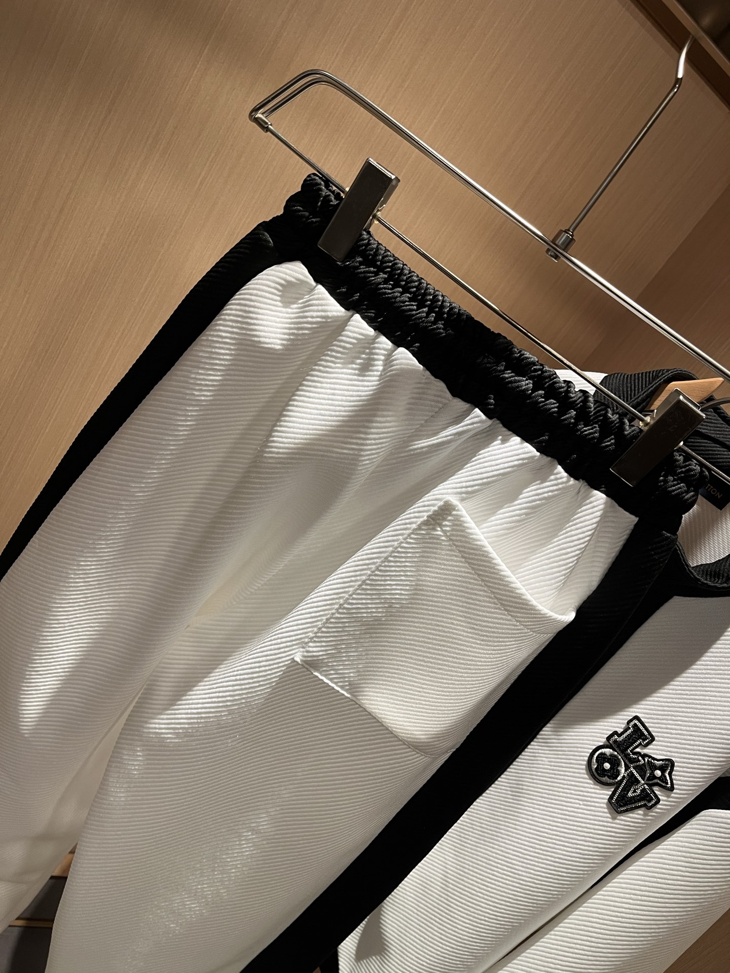 Louis Vuit*on 路易家族 2025秋冬新款套装，轻奢休闲套装，男女同款👫装饰！路易家族的新高