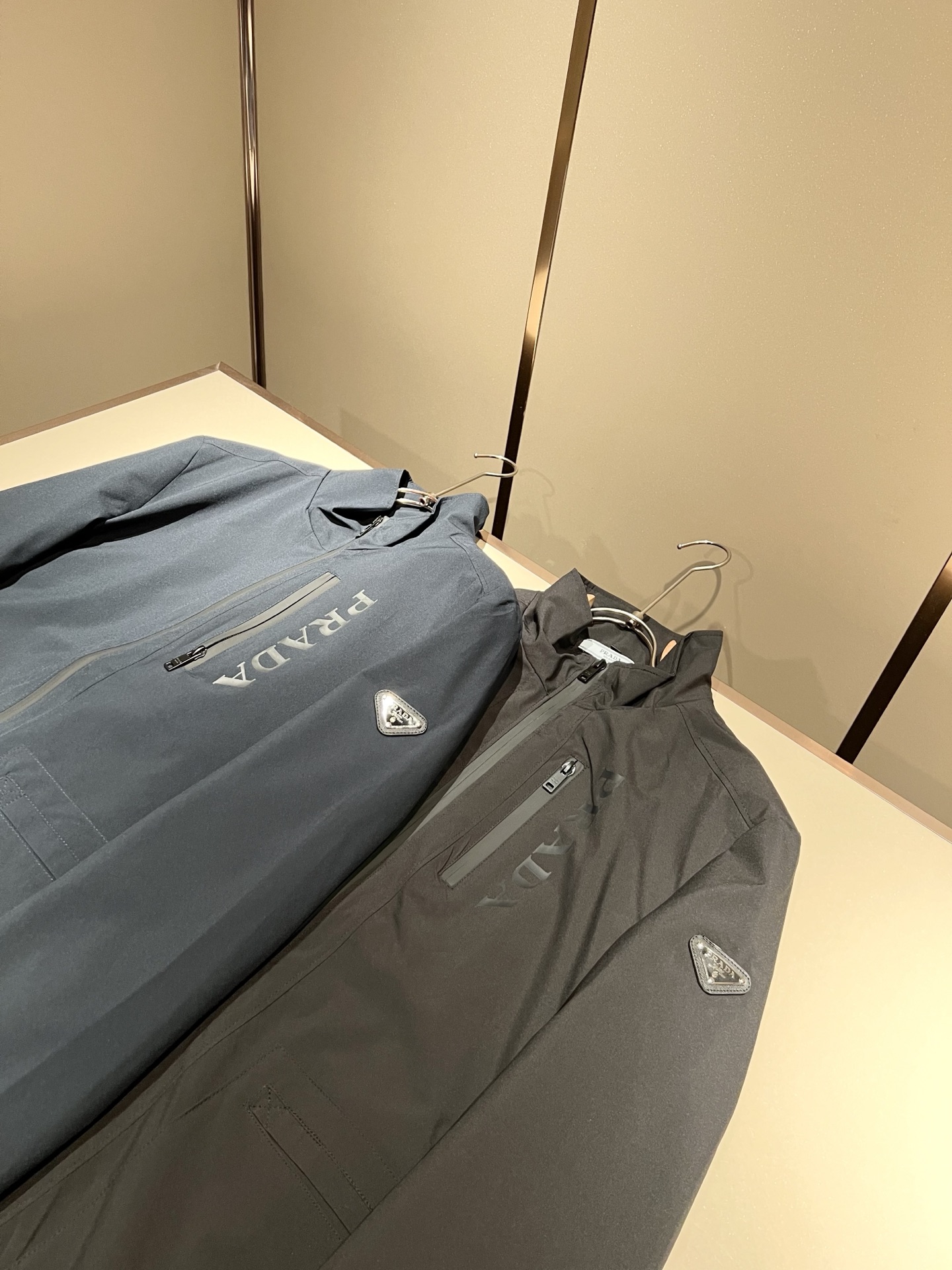 PRAD*A普*达2025秋冬休闲夹克外套，最新时尚休闲拉链夹克，时尚夹克外套!贸易公司渠道稀出，同步官