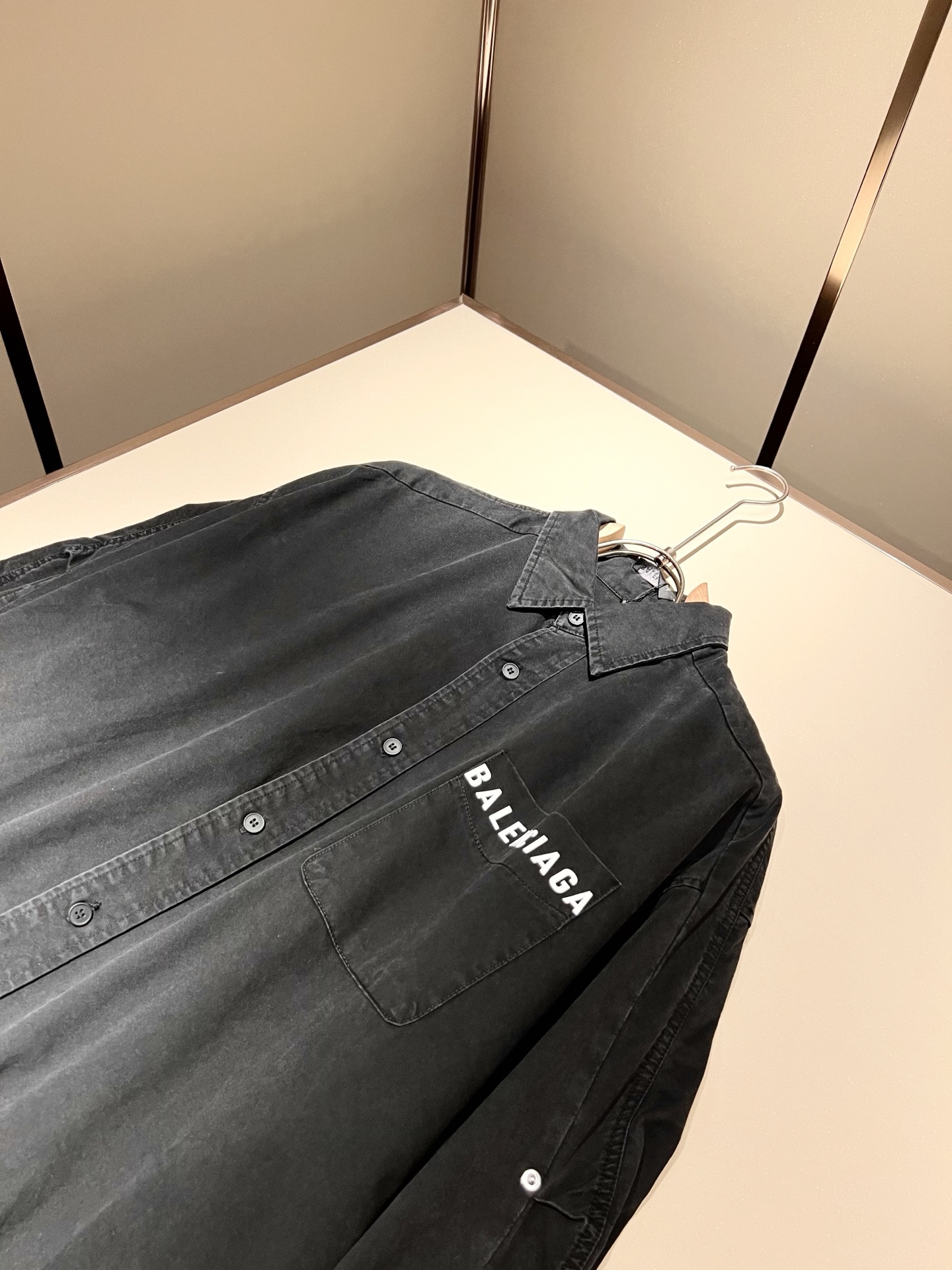 BALENCI*GA巴黎*家 2025秋冬新款男女同款👫衬衣，走秀图案印花时尚休闲衬衣，标志logo图案