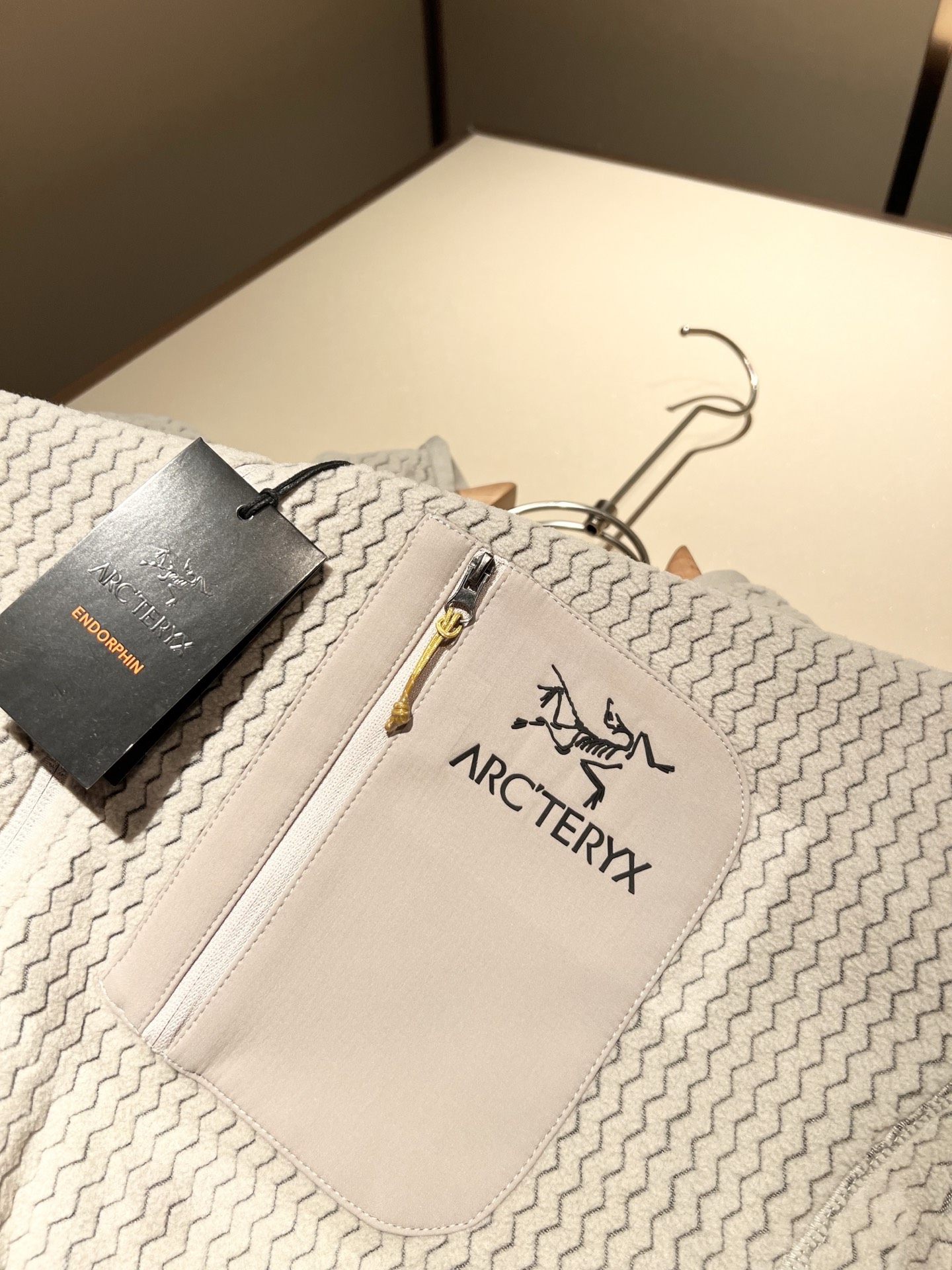 ARCTER*X始*祖鸟 2025秋冬新款男女同款👫夹克外套，户外品牌可能大家第一想到的就是加拿大鹅、始