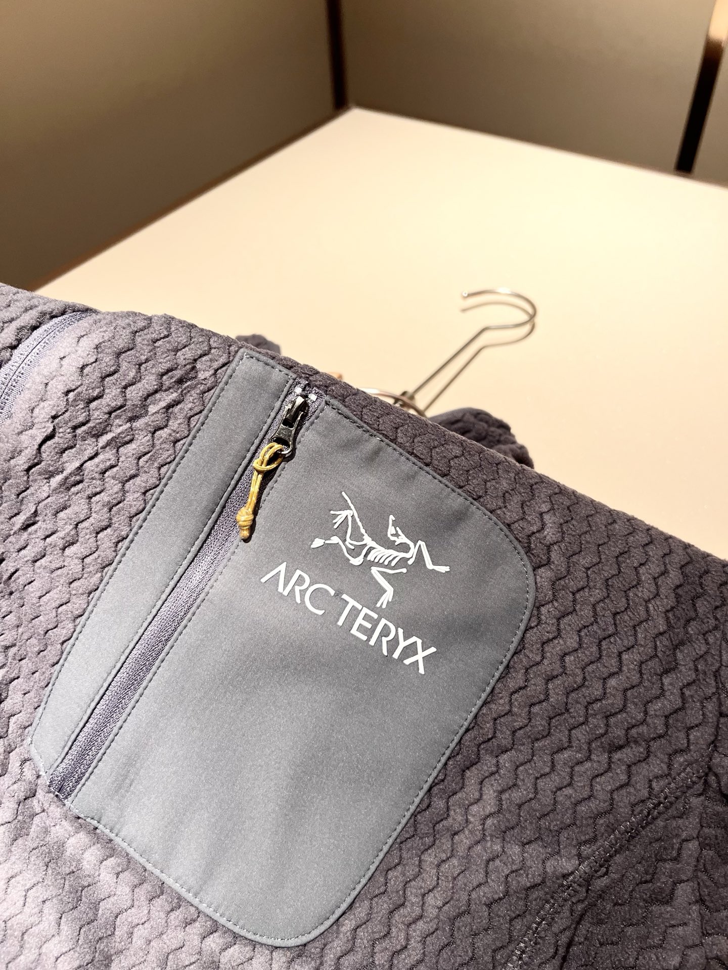 ARCTER*X始*祖鸟 2025秋冬新款男女同款👫夹克外套，户外品牌可能大家第一想到的就是加拿大鹅、始