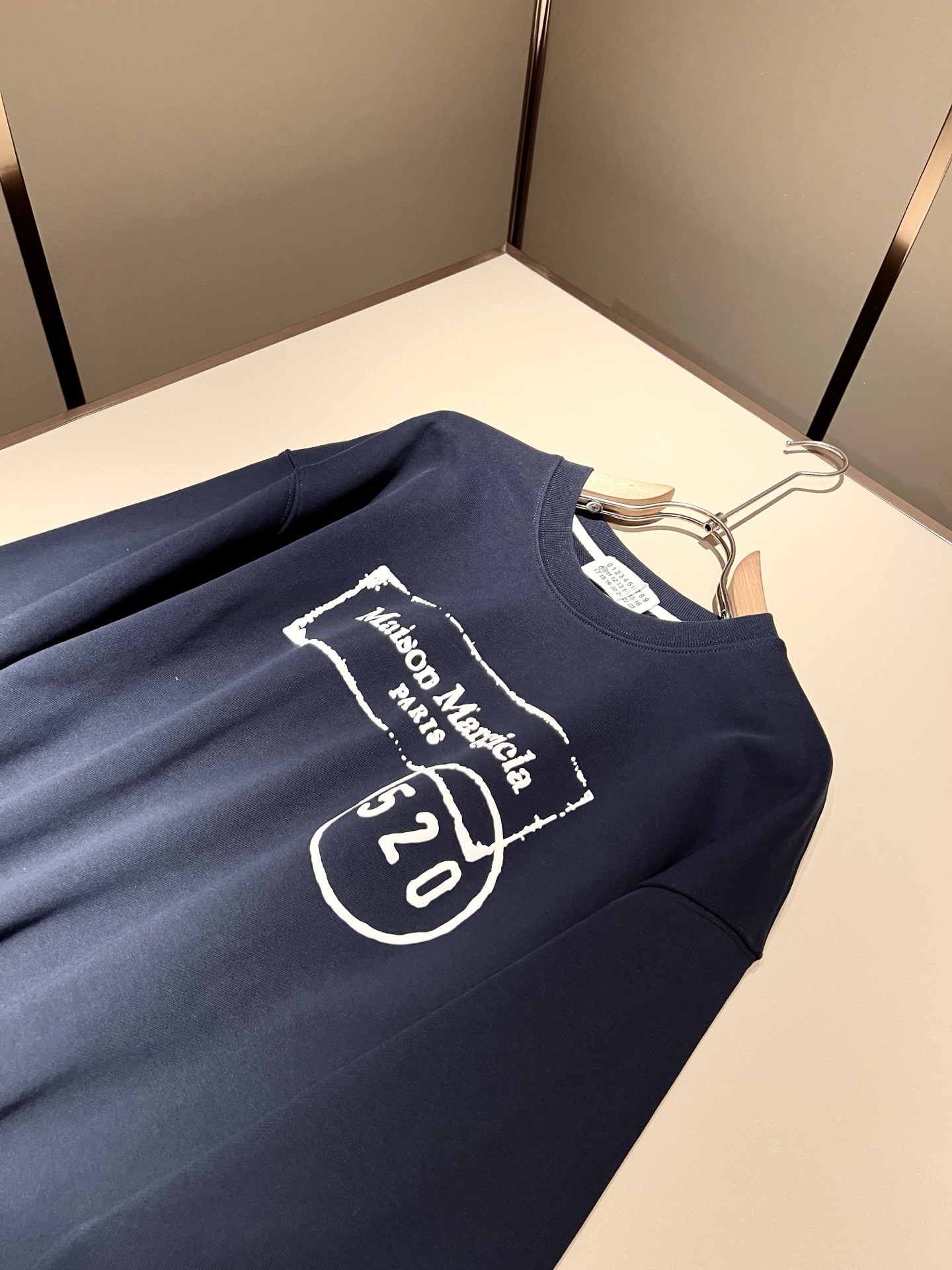 马吉拉 maison margiel 2025秋冬新款男女同款👫休闲卫衣，专柜同步发售！定制专属面料，胸