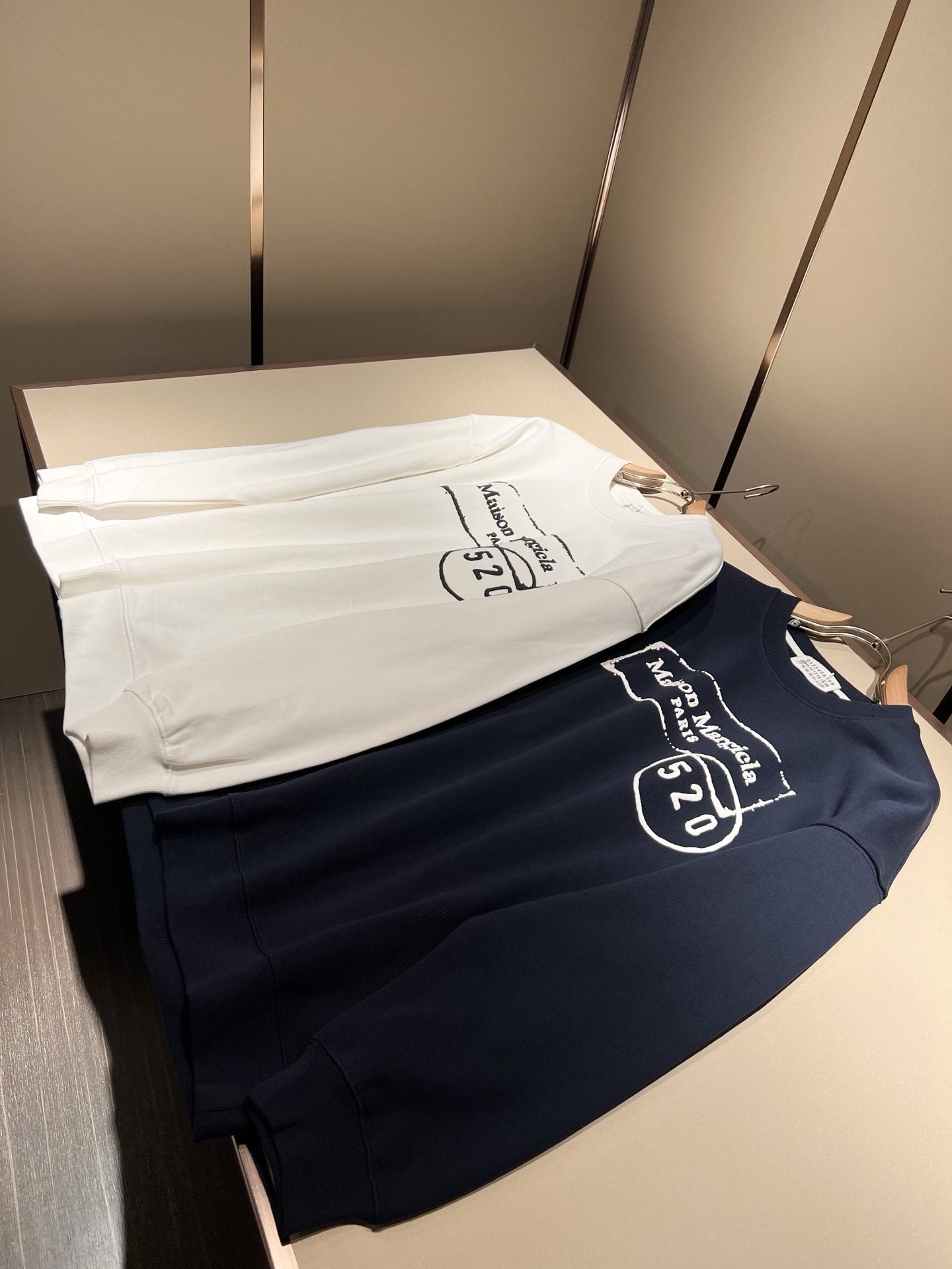 马吉拉 maison margiel 2025秋冬新款男女同款👫休闲卫衣，专柜同步发售！定制专属面料，胸