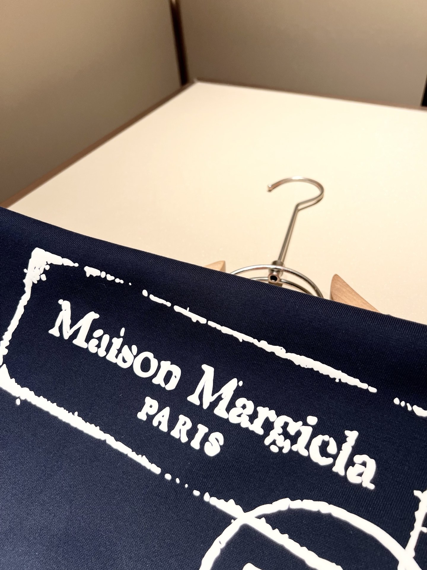 马吉拉 maison margiel 2025秋冬新款男女同款👫休闲卫衣，专柜同步发售！定制专属面料，胸