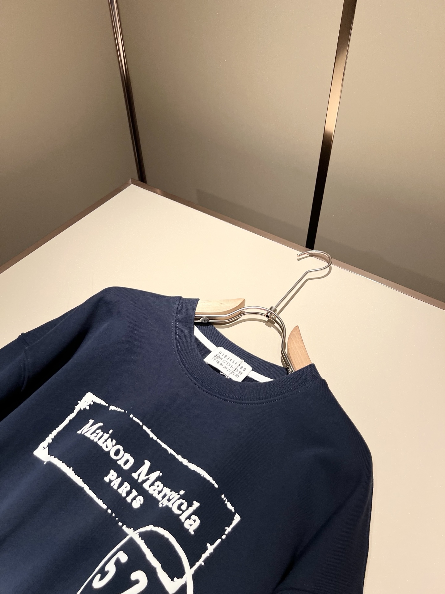 马吉拉 maison margiel 2025秋冬新款男女同款👫休闲卫衣，专柜同步发售！定制专属面料，胸