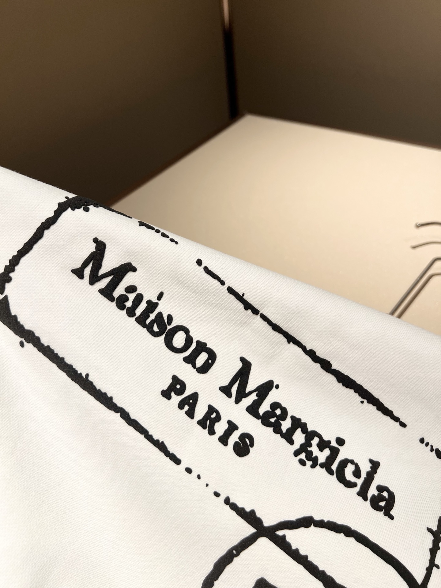 马吉拉 maison margiel 2025秋冬新款男女同款👫休闲卫衣，专柜同步发售！定制专属面料，胸