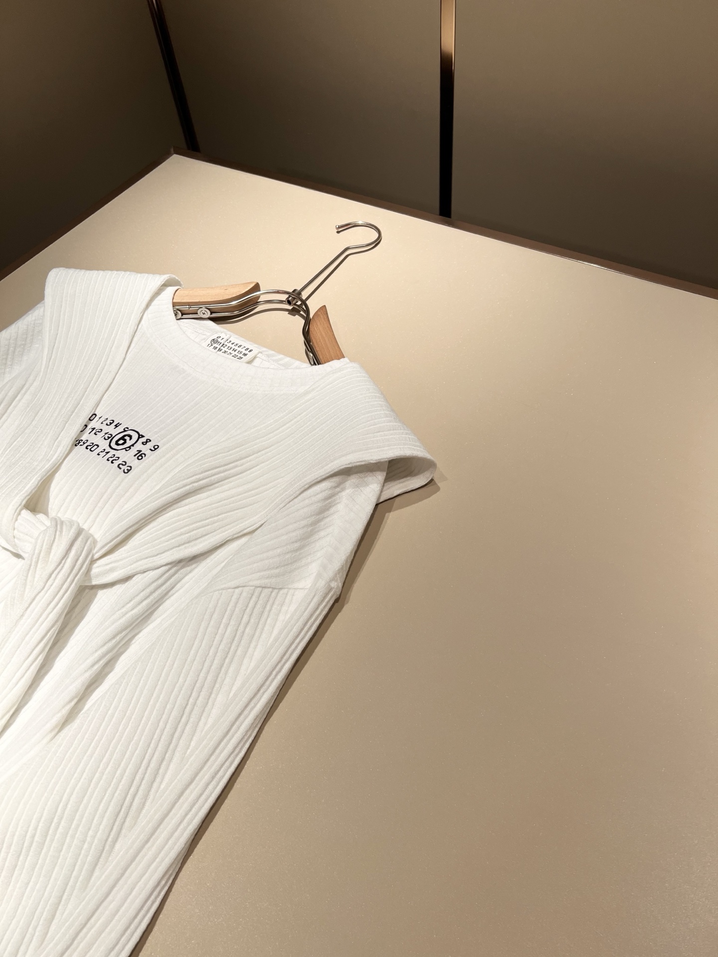 马吉拉 maison margiel 2025秋冬新款男女同款👫休闲针织羊毛衫，专柜同步发售！定制专属羊