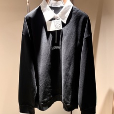 LouisVuitt*路易*登 2025秋冬全新系列单品上线,非常时髦前卫的一款男女同款👫长袖卫衣,胸前 LouisVuitt*路易*登 2025秋冬全新系列单品上线,非常时髦前卫的一款男女同款👫长袖卫衣,胸前