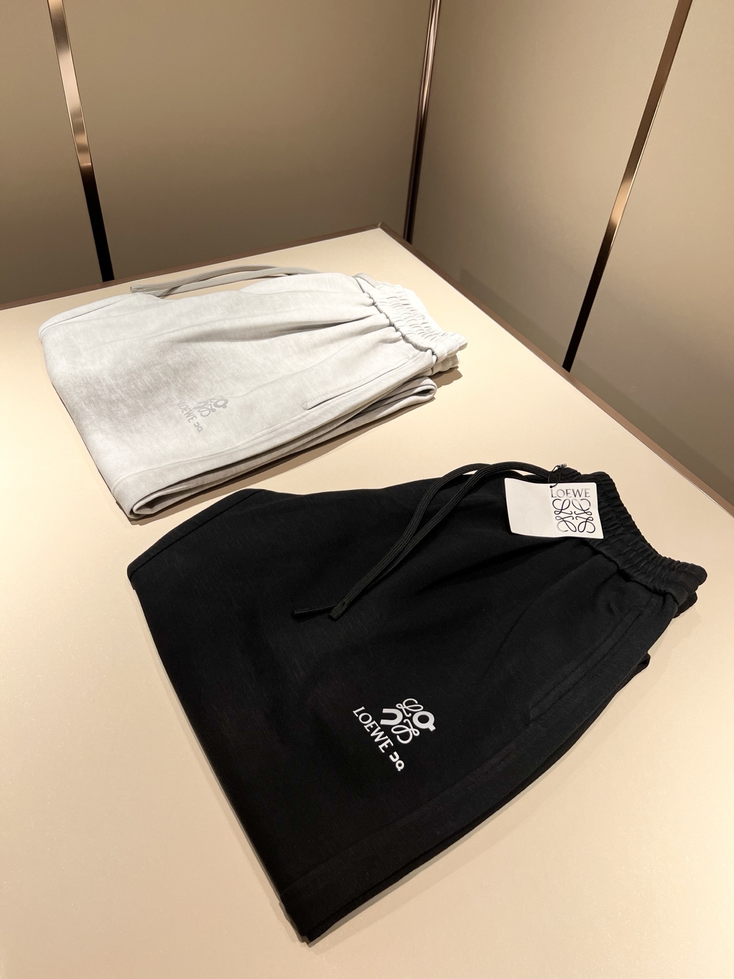 LO*WE/罗*威2025秋冬新品男士时装款高端休闲裤，香港洋行渠道货，日本原厂出品，纯血统品质，完美延