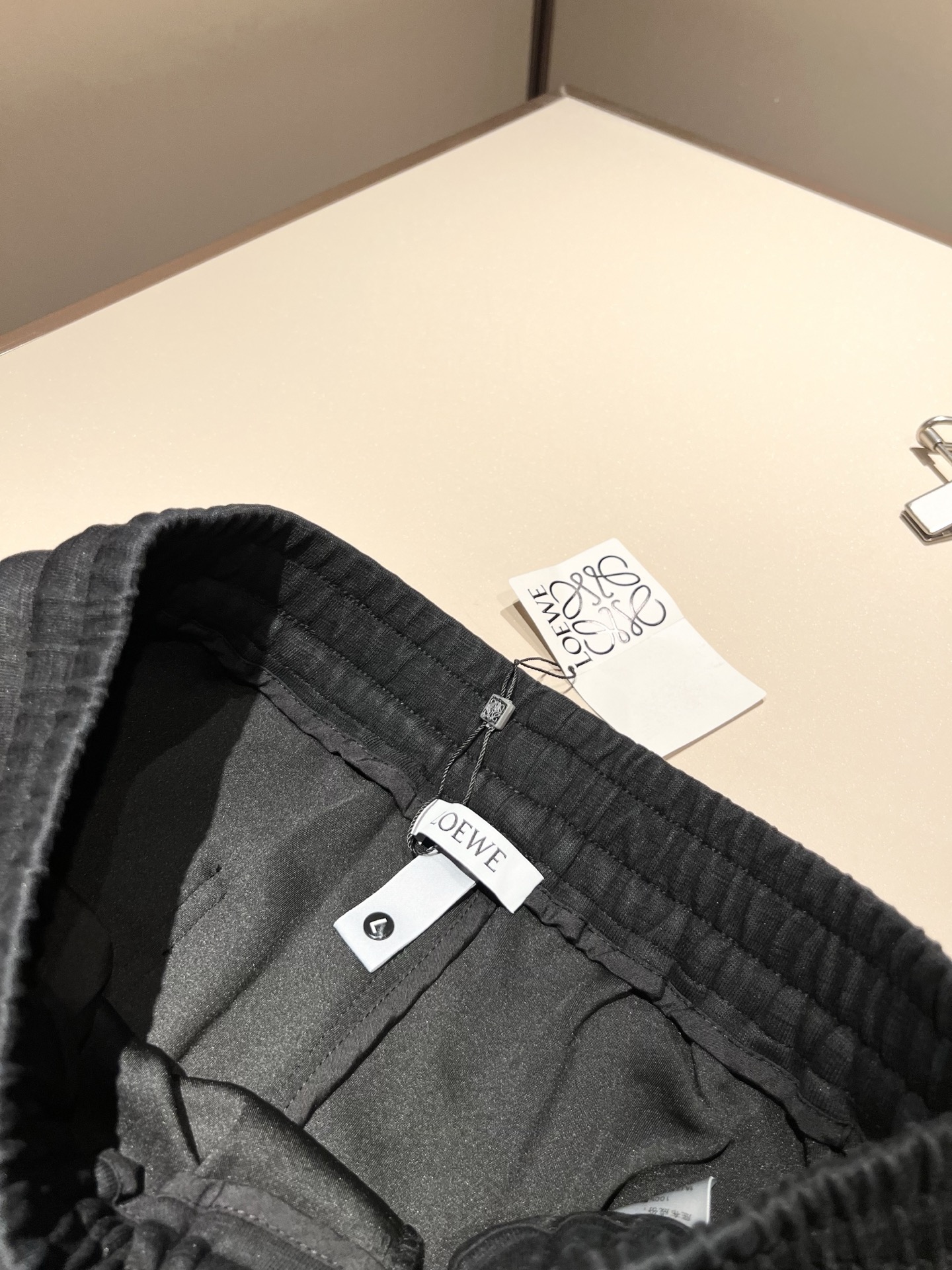 LO*WE/罗*威2025秋冬新品男士时装款高端休闲裤，香港洋行渠道货，日本原厂出品，纯血统品质，完美延