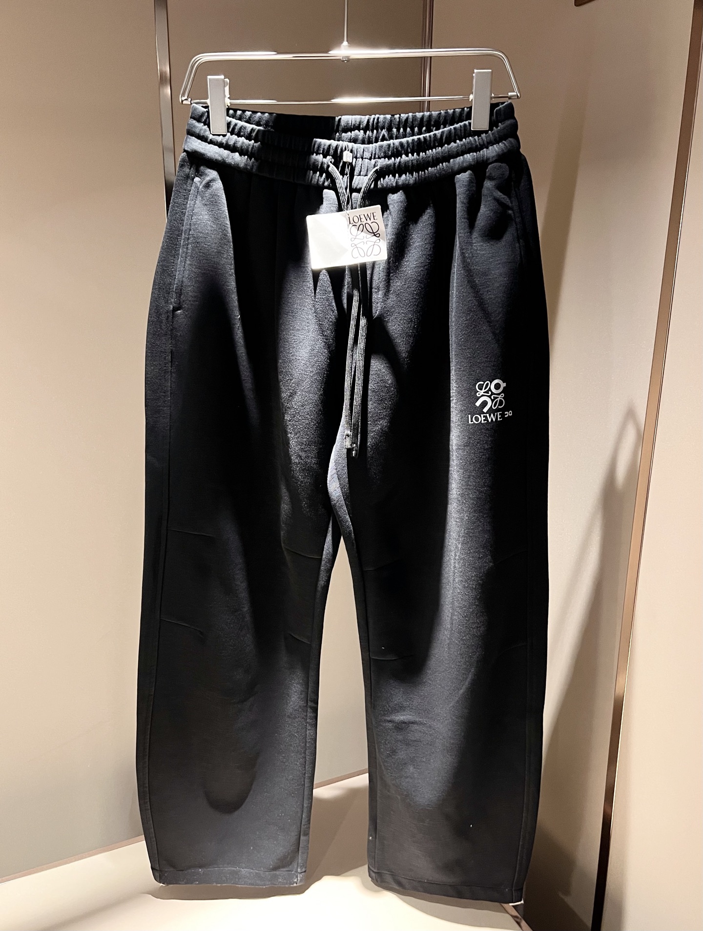 LO*WE/罗*威2025秋冬新品男士时装款高端休闲裤，香港洋行渠道货，日本原厂出品，纯血统品质，完美延