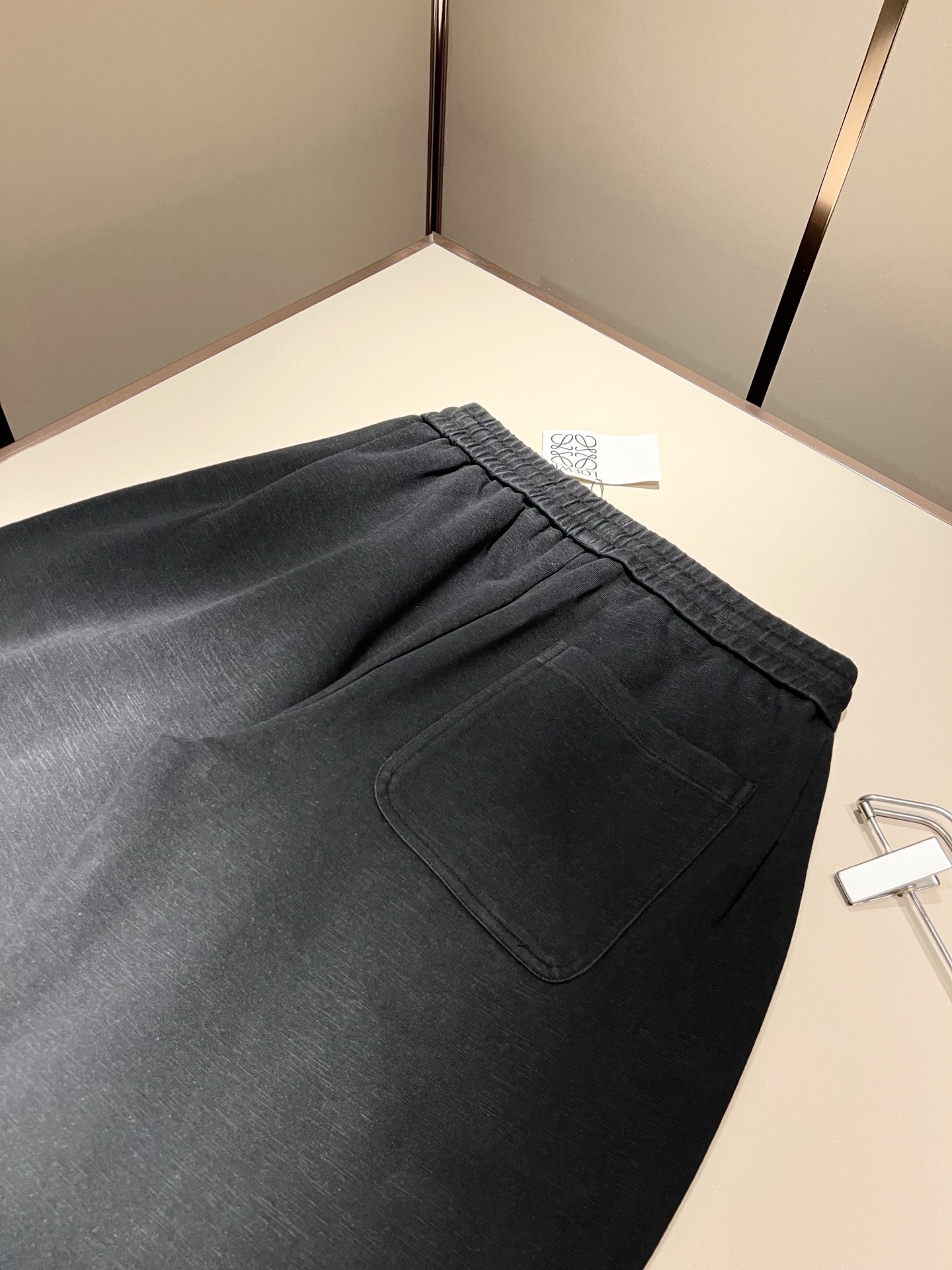 LO*WE/罗*威2025秋冬新品男士时装款高端休闲裤，香港洋行渠道货，日本原厂出品，纯血统品质，完美延