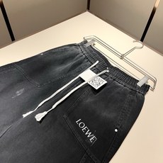 LO*WE/罗*威2025秋冬新品男士时装款高端休闲牛仔裤,香港洋行渠道货,日本原厂出品,纯血统品质,完 LO*WE/罗*威2025秋冬新品男士时装款高端休闲牛仔裤,香港洋行渠道货,日本原厂出品,纯血统品质,完