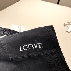 LO*WE/罗*威2025秋冬新品男士时装款高端休闲牛仔裤,香港洋行渠道货,日本原厂出品,纯血统品质,完 LO*WE/罗*威2025秋冬新品男士时装款高端休闲牛仔裤,香港洋行渠道货,日本原厂出品,纯血统品质,完