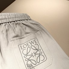 LO*WE/罗*威2025秋冬新品男士时装款高端休闲牛仔裤,香港洋行渠道货,日本原厂出品,纯血统品质,完 LO*WE/罗*威2025秋冬新品男士时装款高端休闲牛仔裤,香港洋行渠道货,日本原厂出品,纯血统品质,完