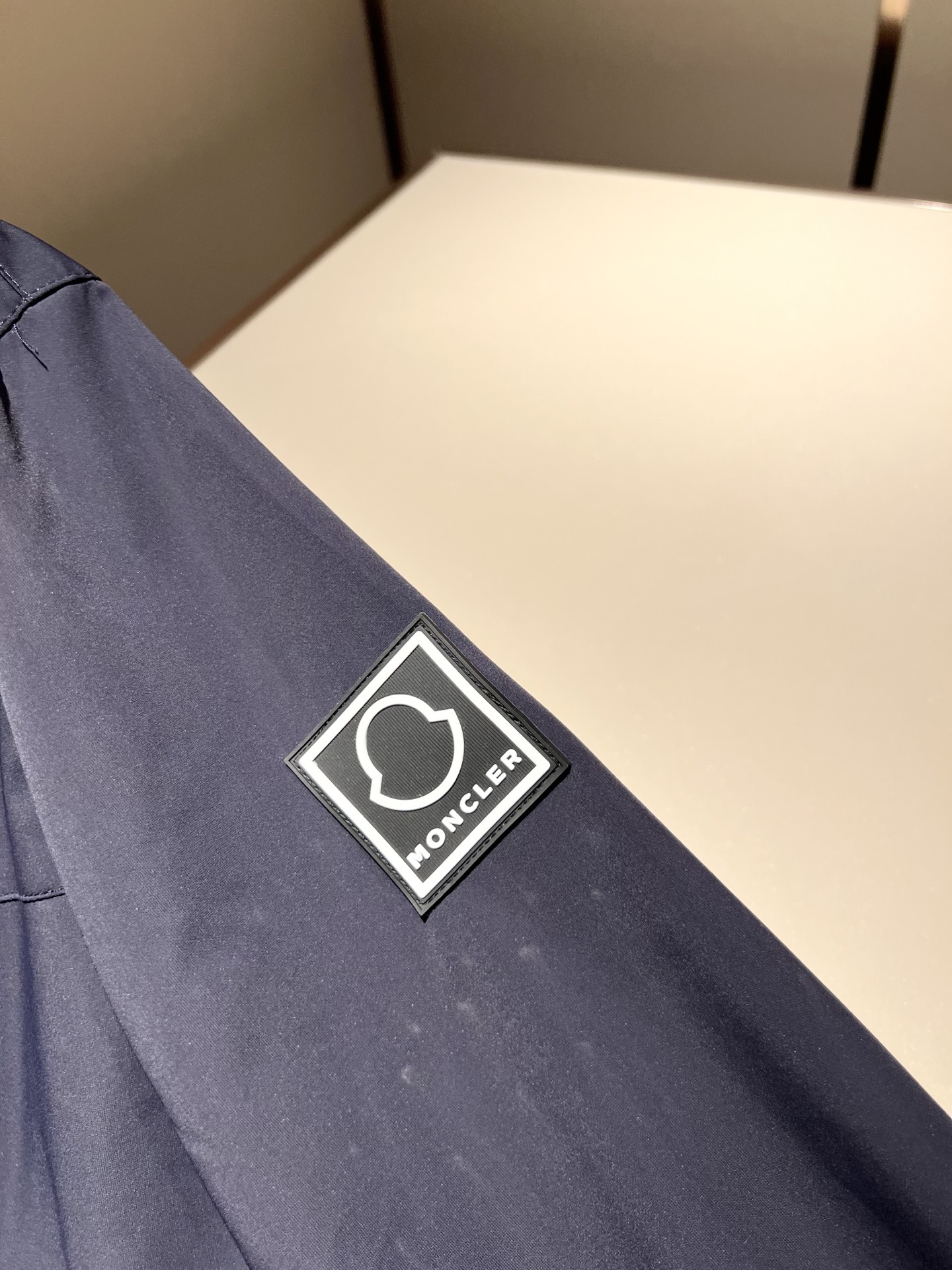 Monc*ler蒙*口2025秋冬经典夹克外套，都市时尚休闲款！面料超软面料帅酷爆款夹克外套。时尚都市百