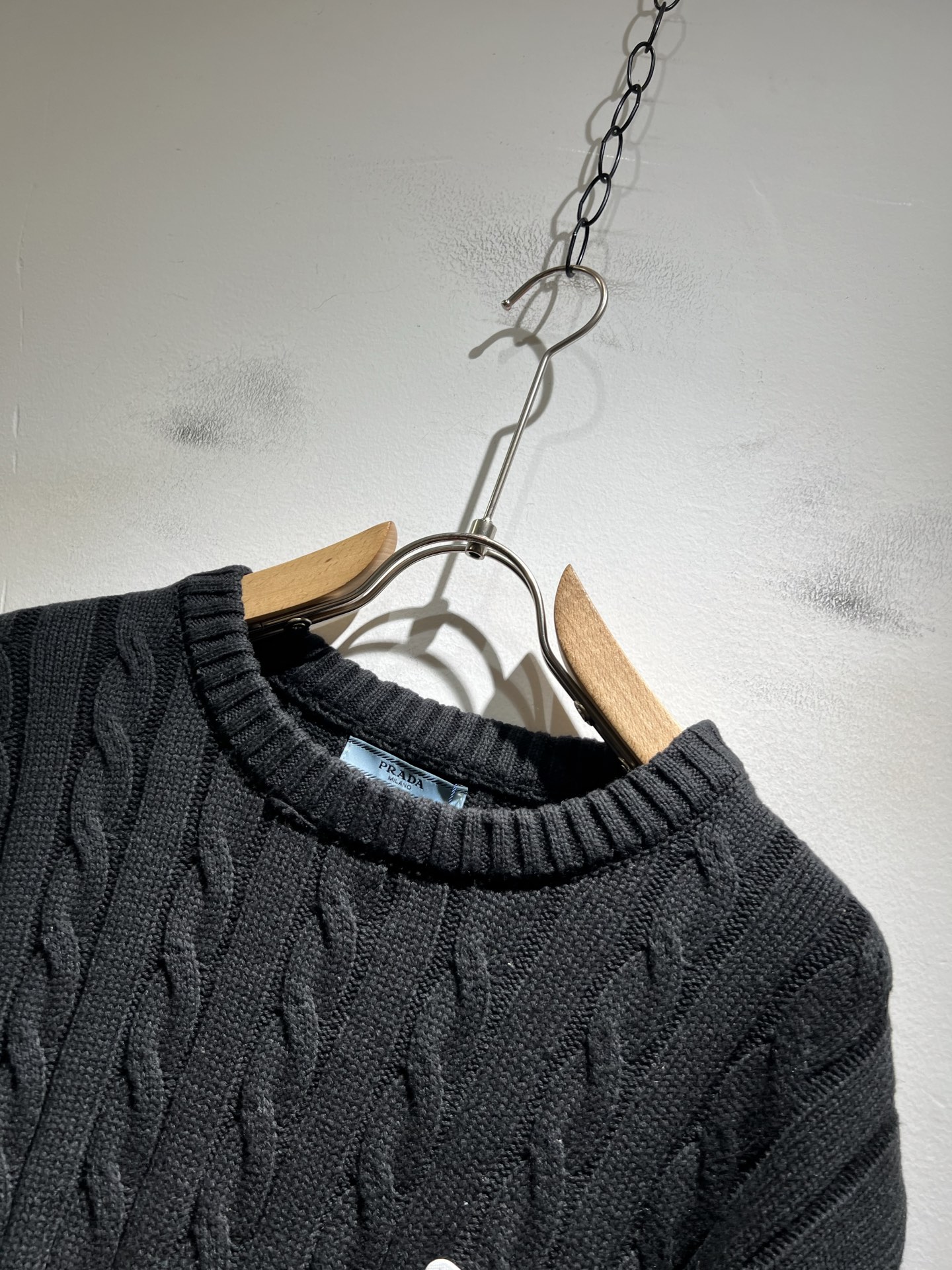 PRAD*A普*达2025秋冬新款男士针织羊毛衫，最新款全网独家首上！！~既经典有时尚百搭，谁不爱啊，将