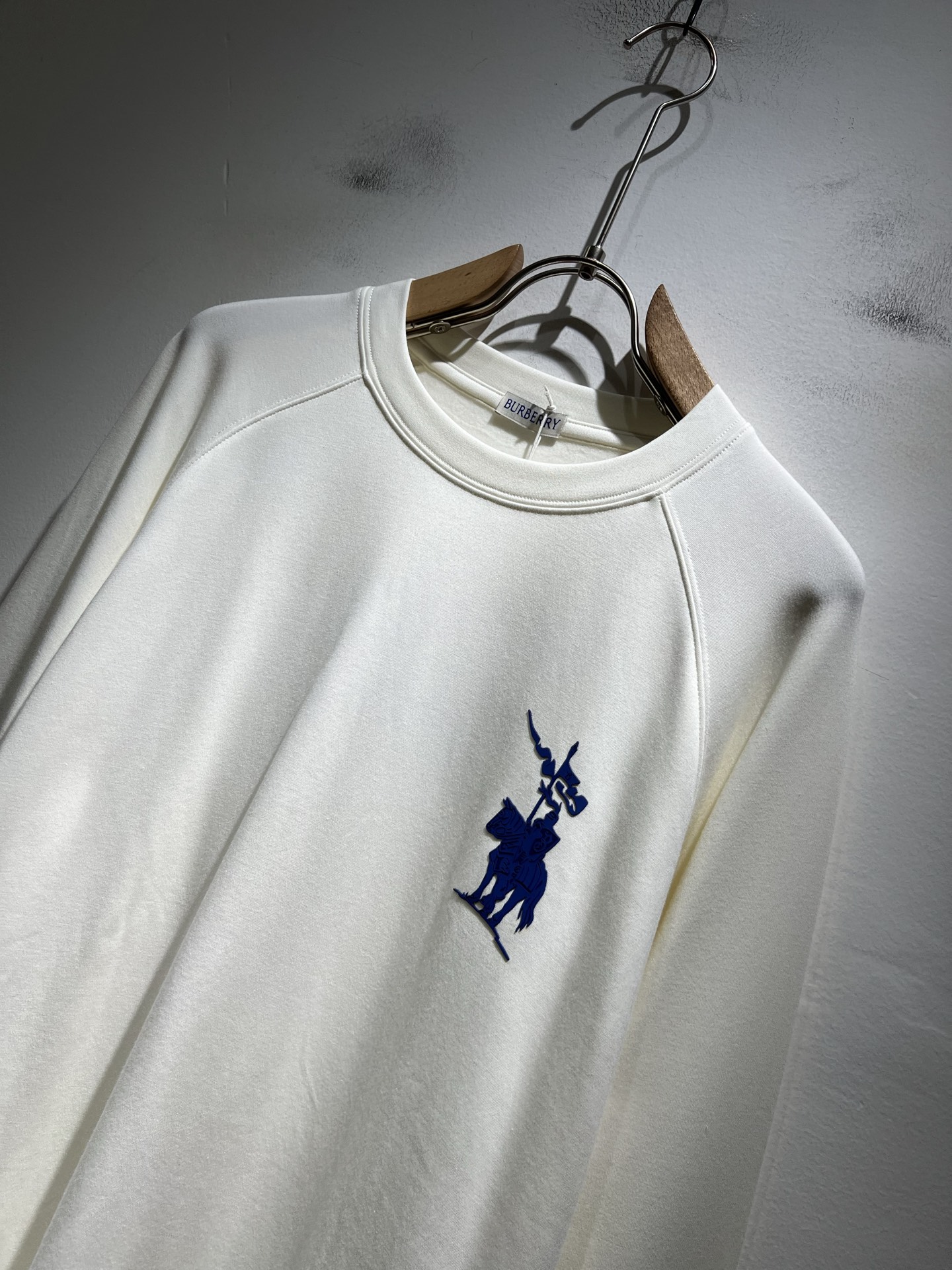 BURBER*Y巴*莉2025秋冬新品男女同款👫长袖打底衫，重磅来袭，最近比较火热的环保纯棉面料制作而成