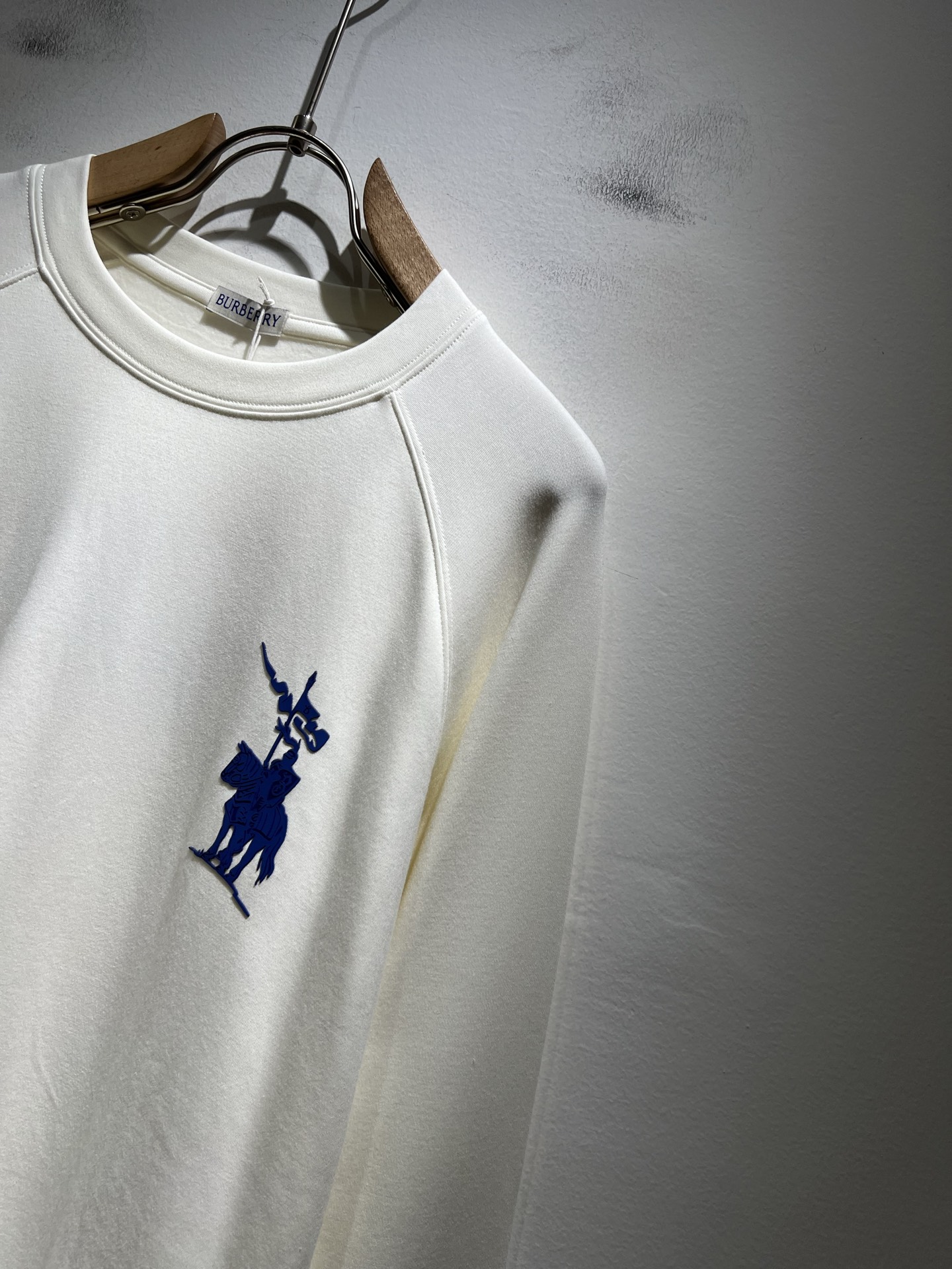 BURBER*Y巴*莉2025秋冬新品男女同款👫长袖打底衫，重磅来袭，最近比较火热的环保纯棉面料制作而成