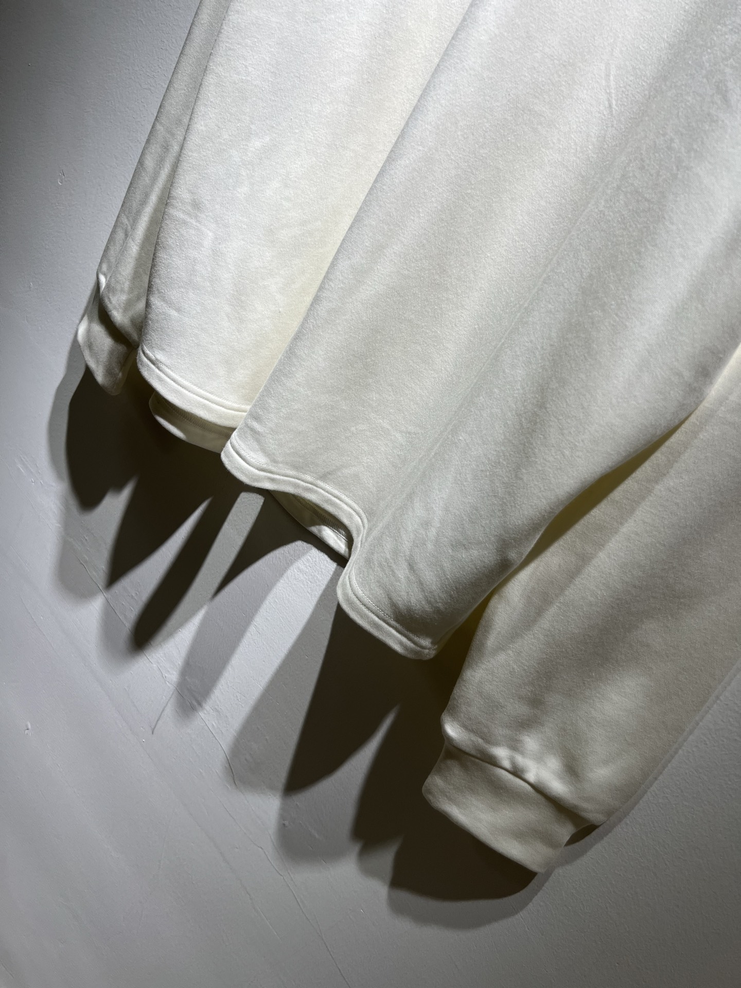 BURBER*Y巴*莉2025秋冬新品男女同款👫长袖打底衫，重磅来袭，最近比较火热的环保纯棉面料制作而成