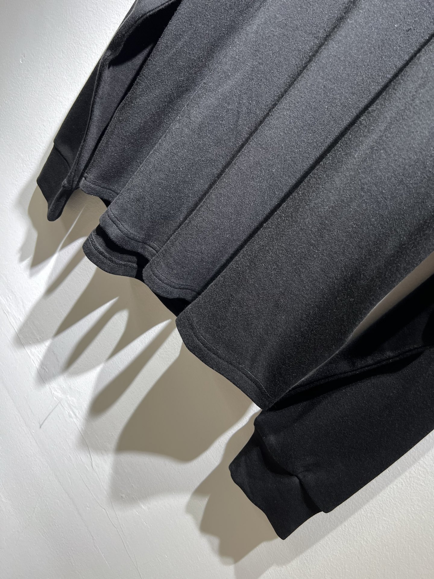 BURBER*Y巴*莉2025秋冬新品男女同款👫长袖打底衫，重磅来袭，最近比较火热的环保纯棉面料制作而成