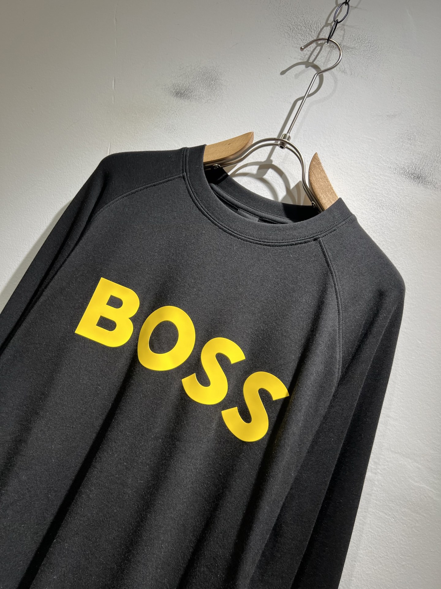 BOSS 2025秋冬新款男女同款👫长袖打底衫，意大利原厂订单渠道，极具个性高级风，标志logo图案压胶