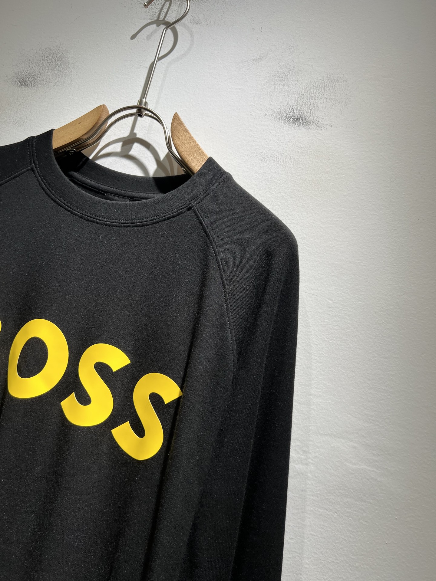 BOSS 2025秋冬新款男女同款👫长袖打底衫，意大利原厂订单渠道，极具个性高级风，标志logo图案压胶