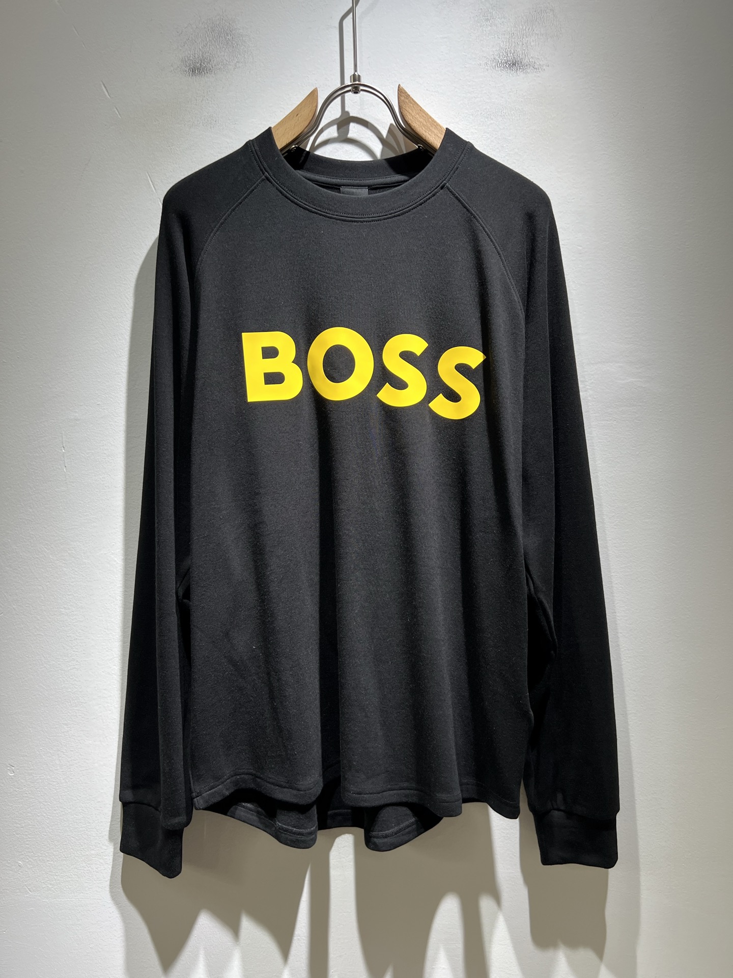 BOSS 2025秋冬新款男女同款👫长袖打底衫，意大利原厂订单渠道，极具个性高级风，标志logo图案压胶