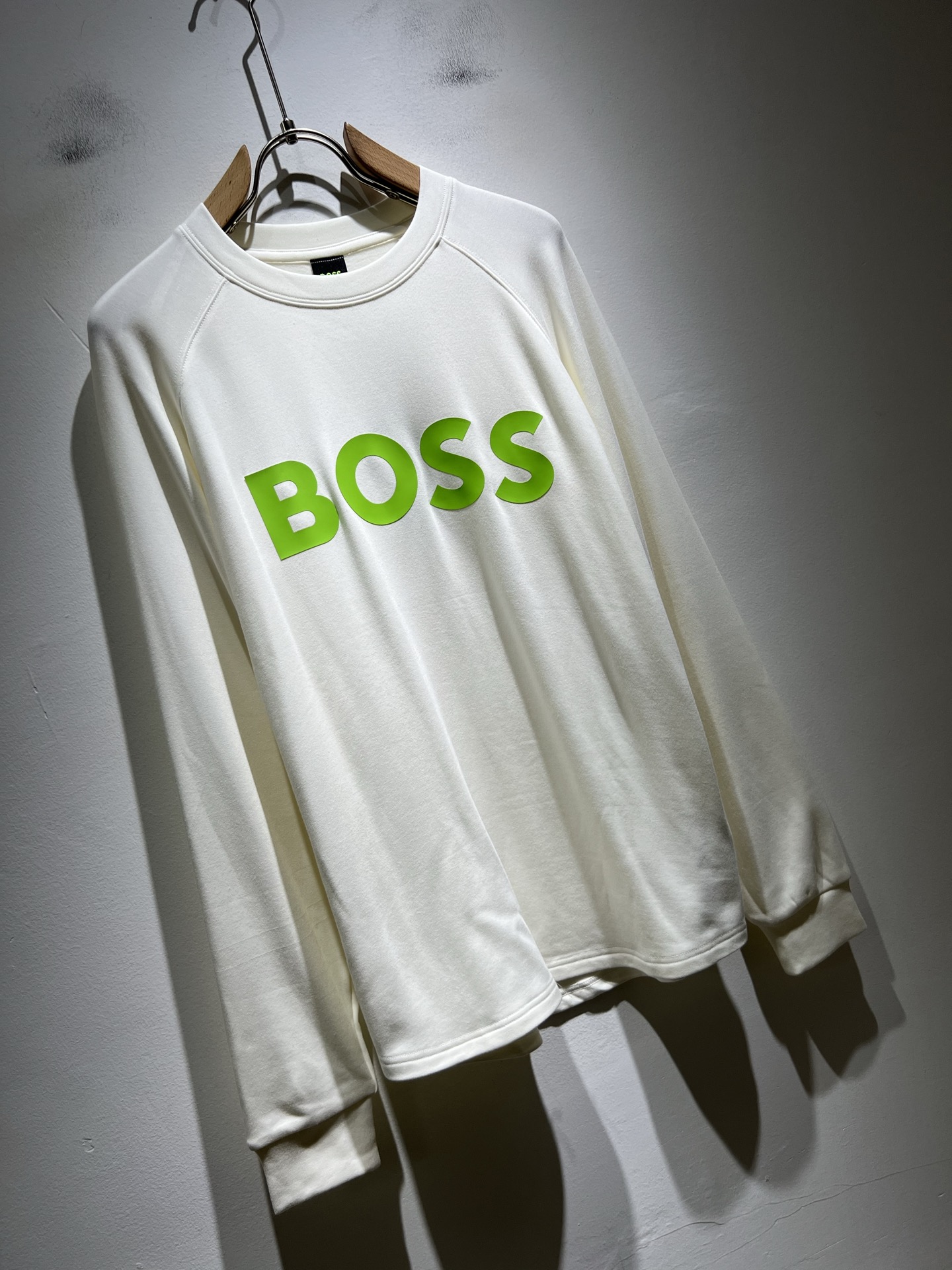 BOSS 2025秋冬新款男女同款👫长袖打底衫，意大利原厂订单渠道，极具个性高级风，标志logo图案压胶