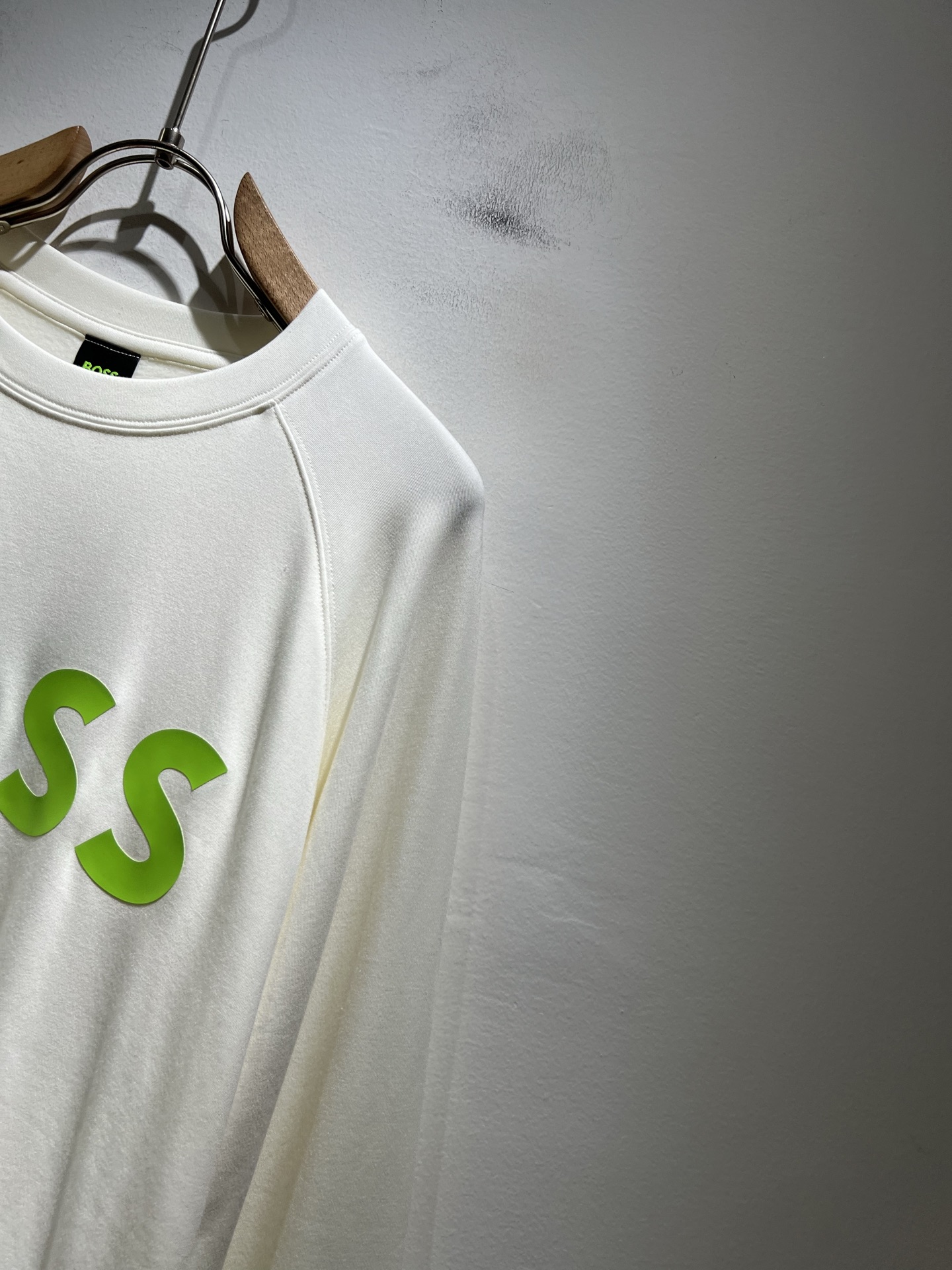 BOSS 2025秋冬新款男女同款👫长袖打底衫，意大利原厂订单渠道，极具个性高级风，标志logo图案压胶