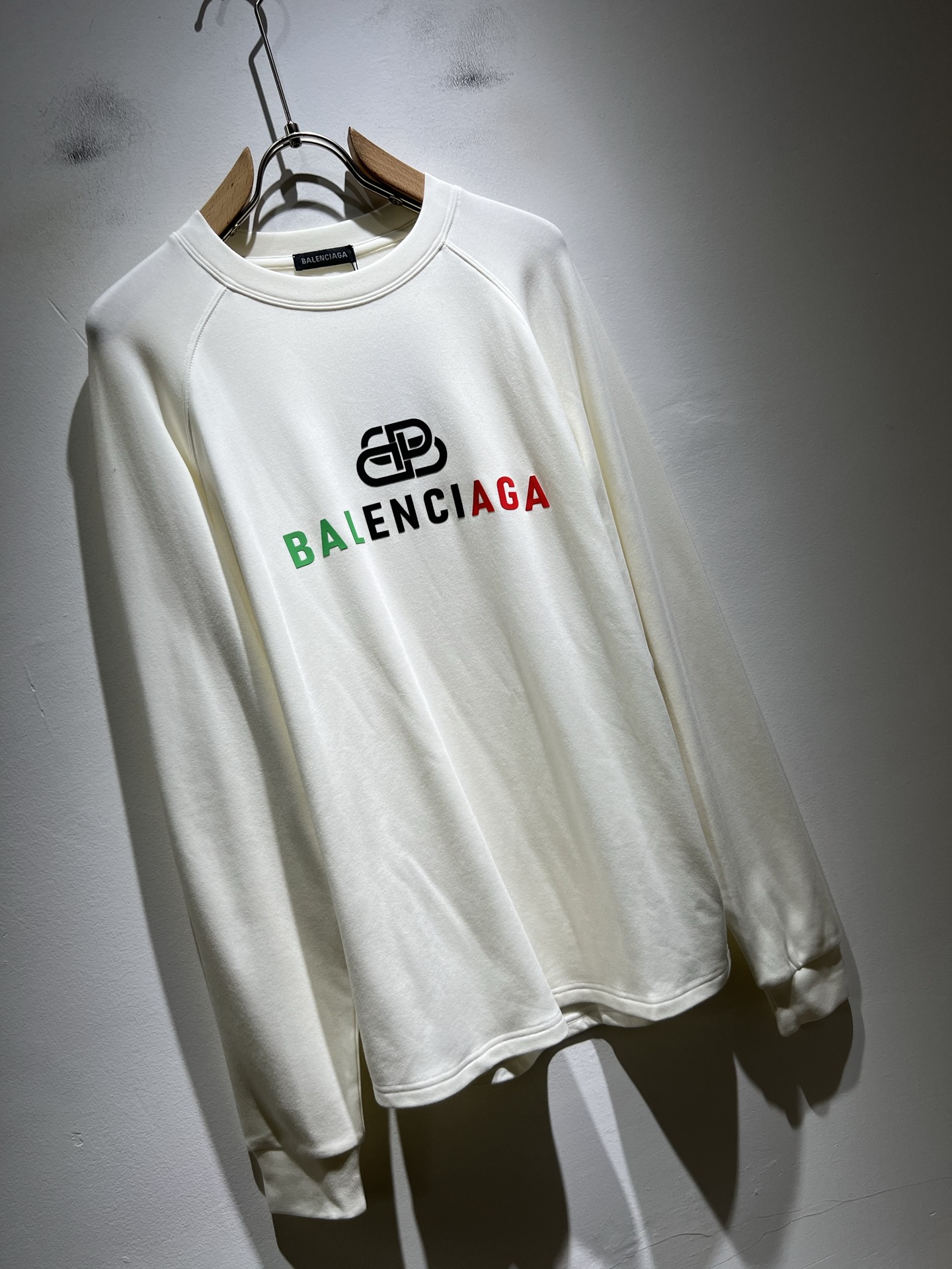 BALENCI*GA巴黎*家 2025秋冬新款男女同款👫长袖打底衫！走秀图案印花时尚休闲短袖T恤衫！设计