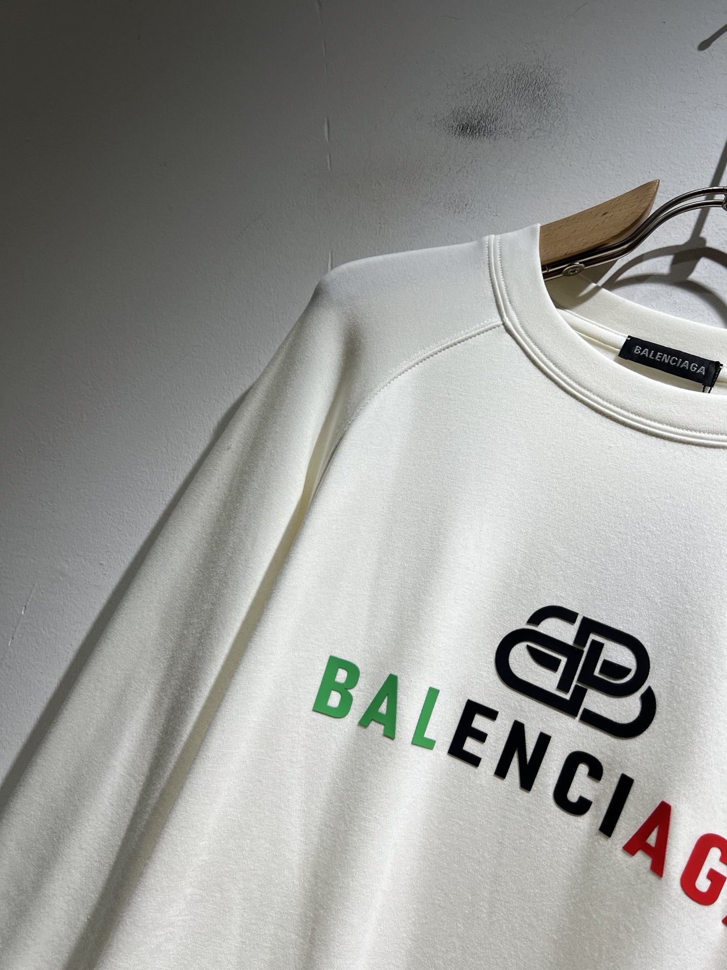 BALENCI*GA巴黎*家 2025秋冬新款男女同款👫长袖打底衫！走秀图案印花时尚休闲短袖T恤衫！设计