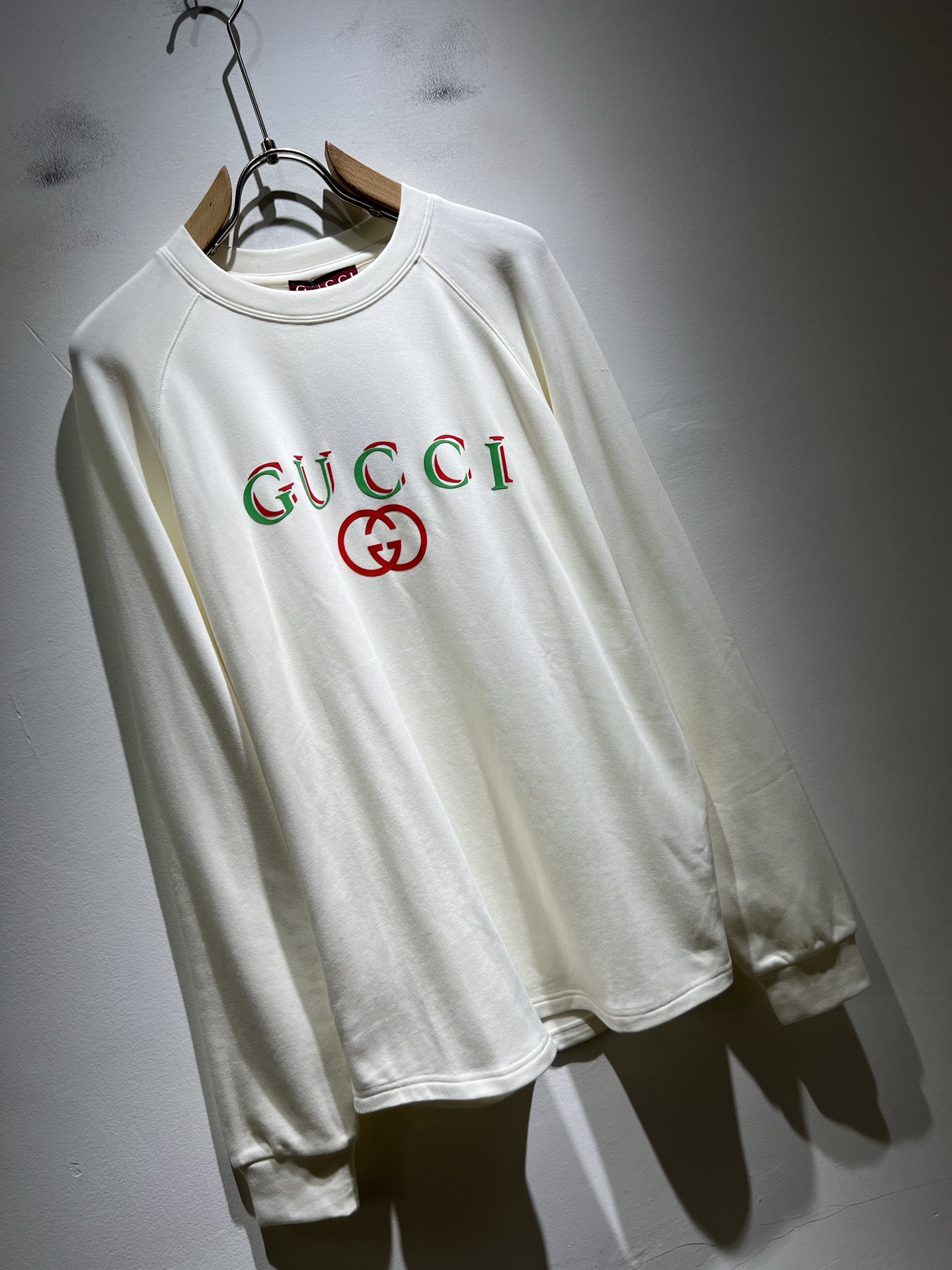 Gucc*古家 2025秋冬新款男女同情侣款👫休闲宽松棉质圆领长袖打底衫！贸易公司渠道稀出，同步官网发售