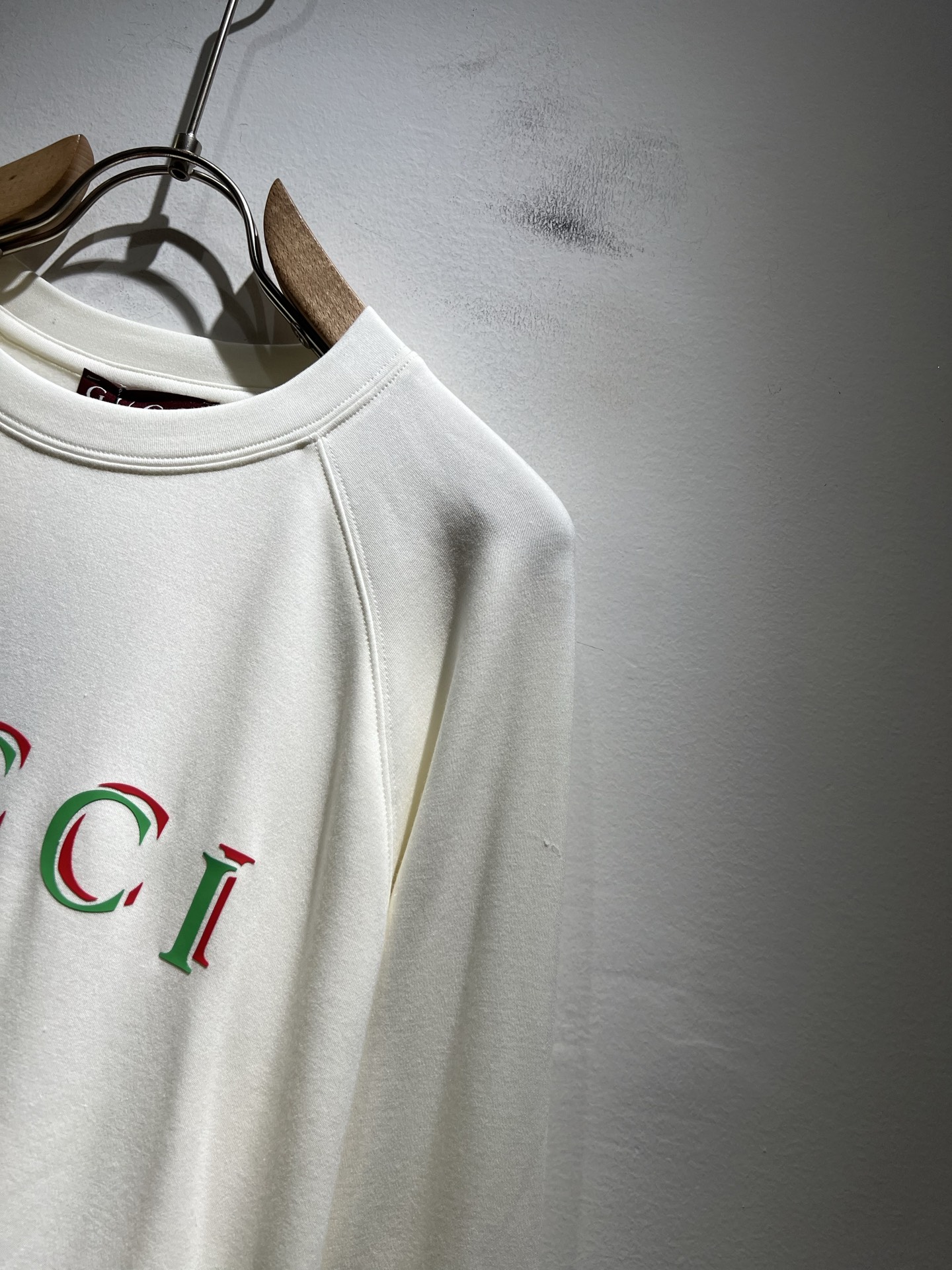 Gucc*古家 2025秋冬新款男女同情侣款👫休闲宽松棉质圆领长袖打底衫！贸易公司渠道稀出，同步官网发售