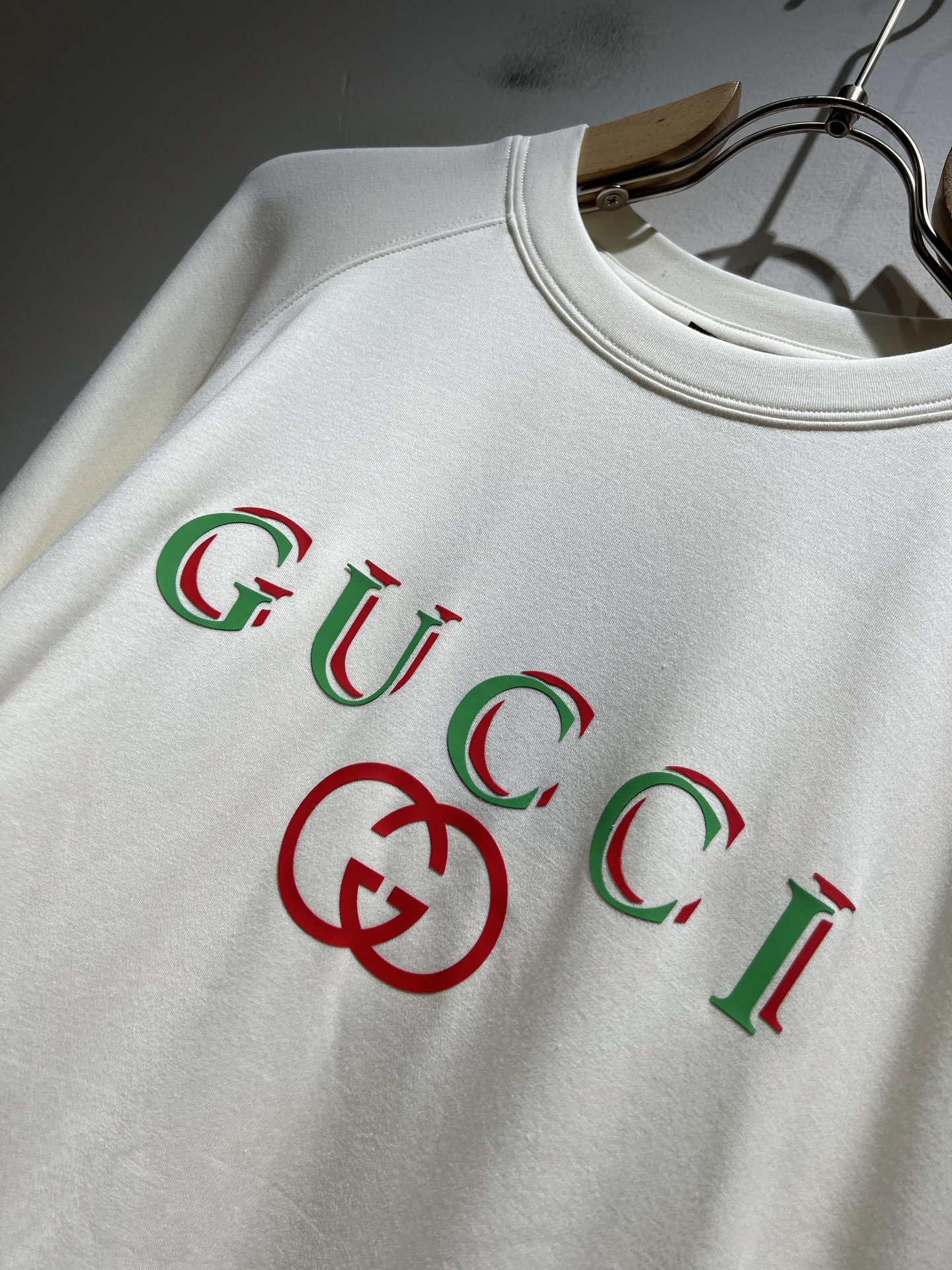 Gucc*古家 2025秋冬新款男女同情侣款👫休闲宽松棉质圆领长袖打底衫！贸易公司渠道稀出，同步官网发售