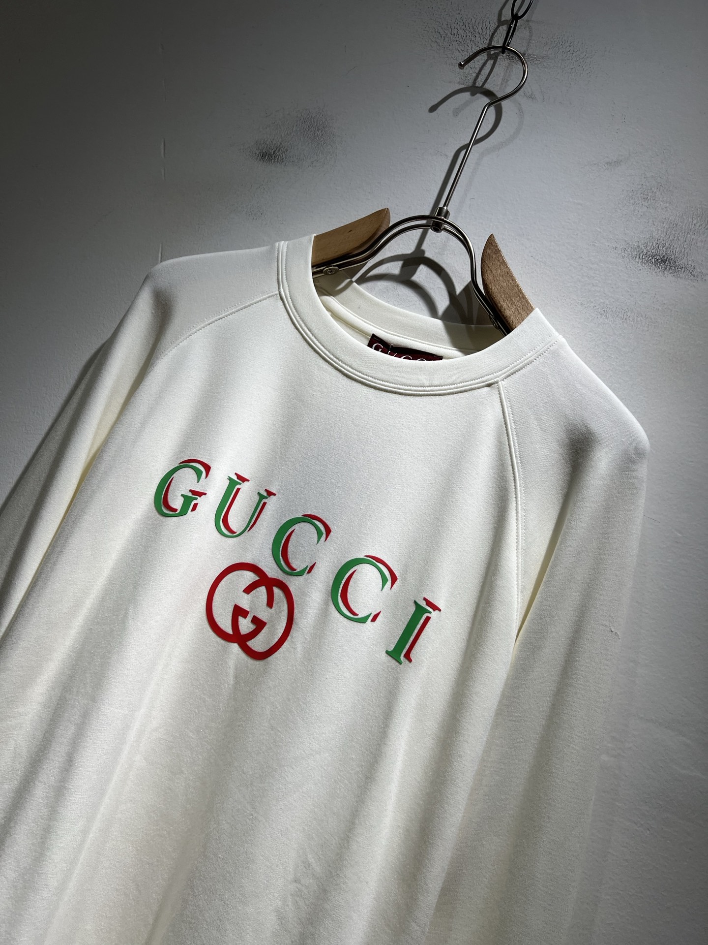 Gucc*古家 2025秋冬新款男女同情侣款👫休闲宽松棉质圆领长袖打底衫！贸易公司渠道稀出，同步官网发售