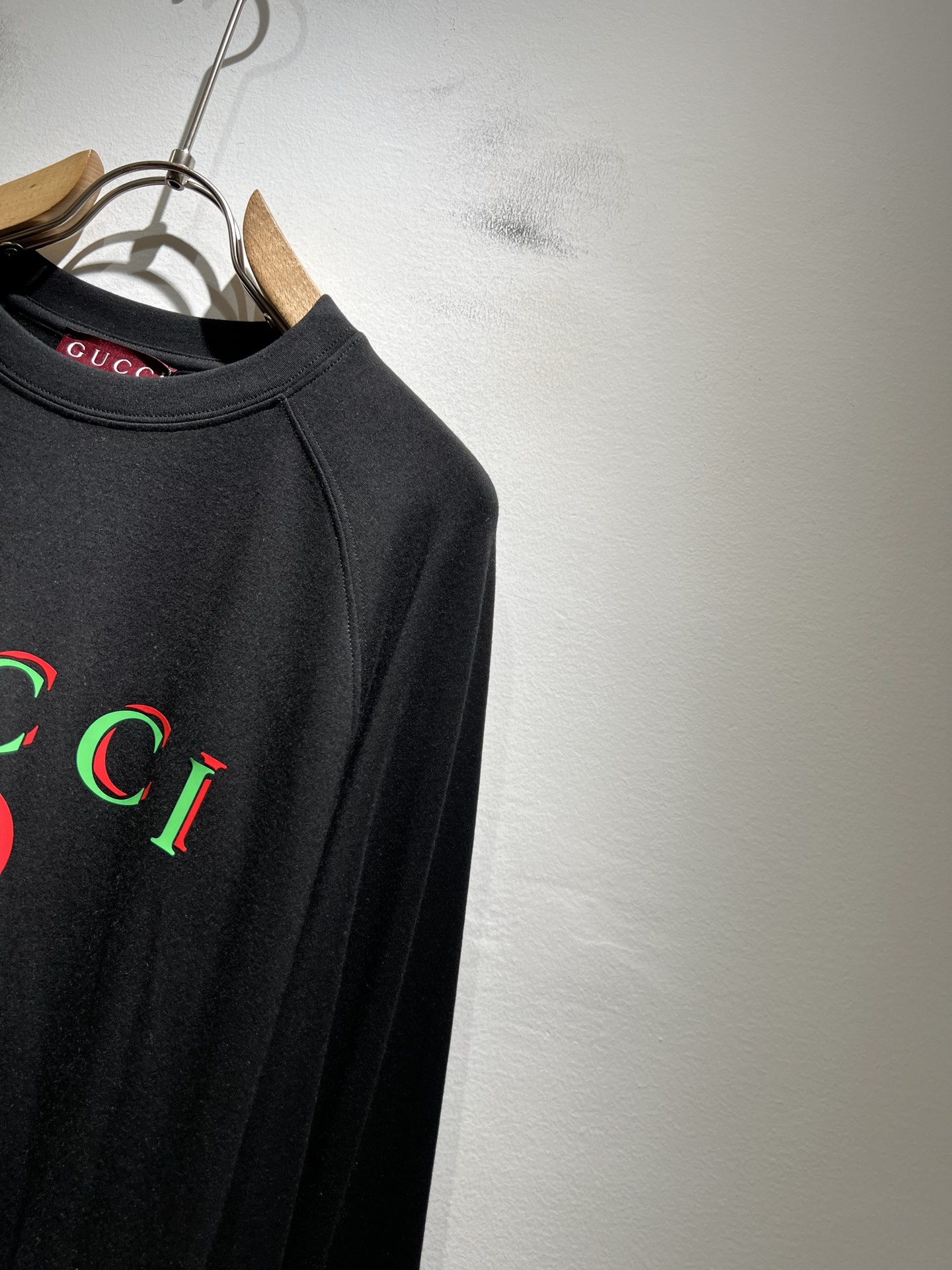 Gucc*古家 2025秋冬新款男女同情侣款👫休闲宽松棉质圆领长袖打底衫！贸易公司渠道稀出，同步官网发售