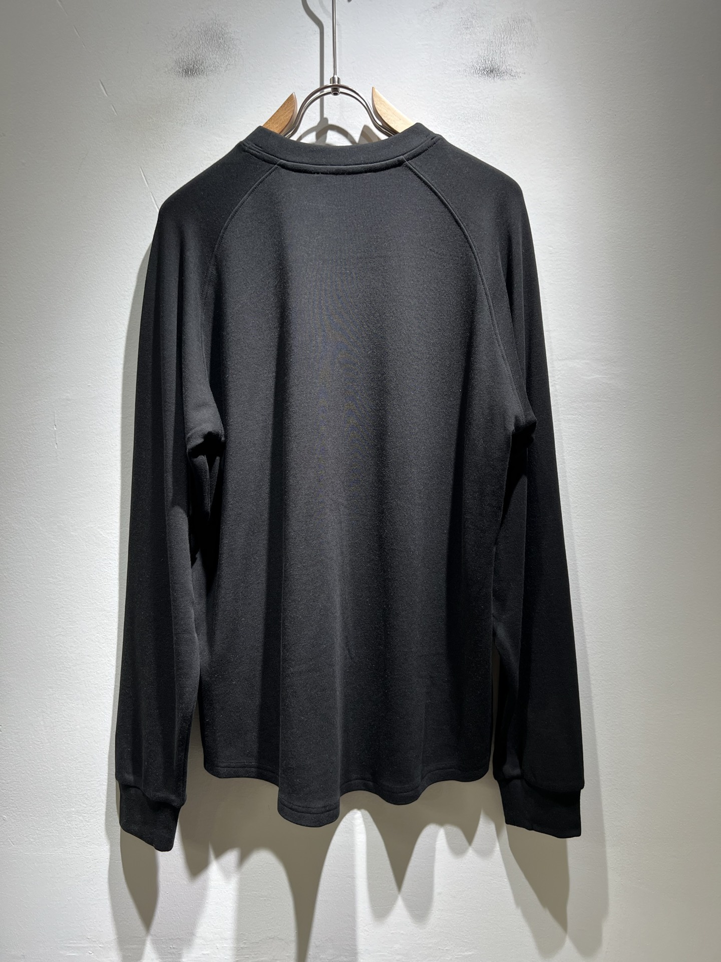 Gucc*古家 2025秋冬新款男女同情侣款👫休闲宽松棉质圆领长袖打底衫！贸易公司渠道稀出，同步官网发售