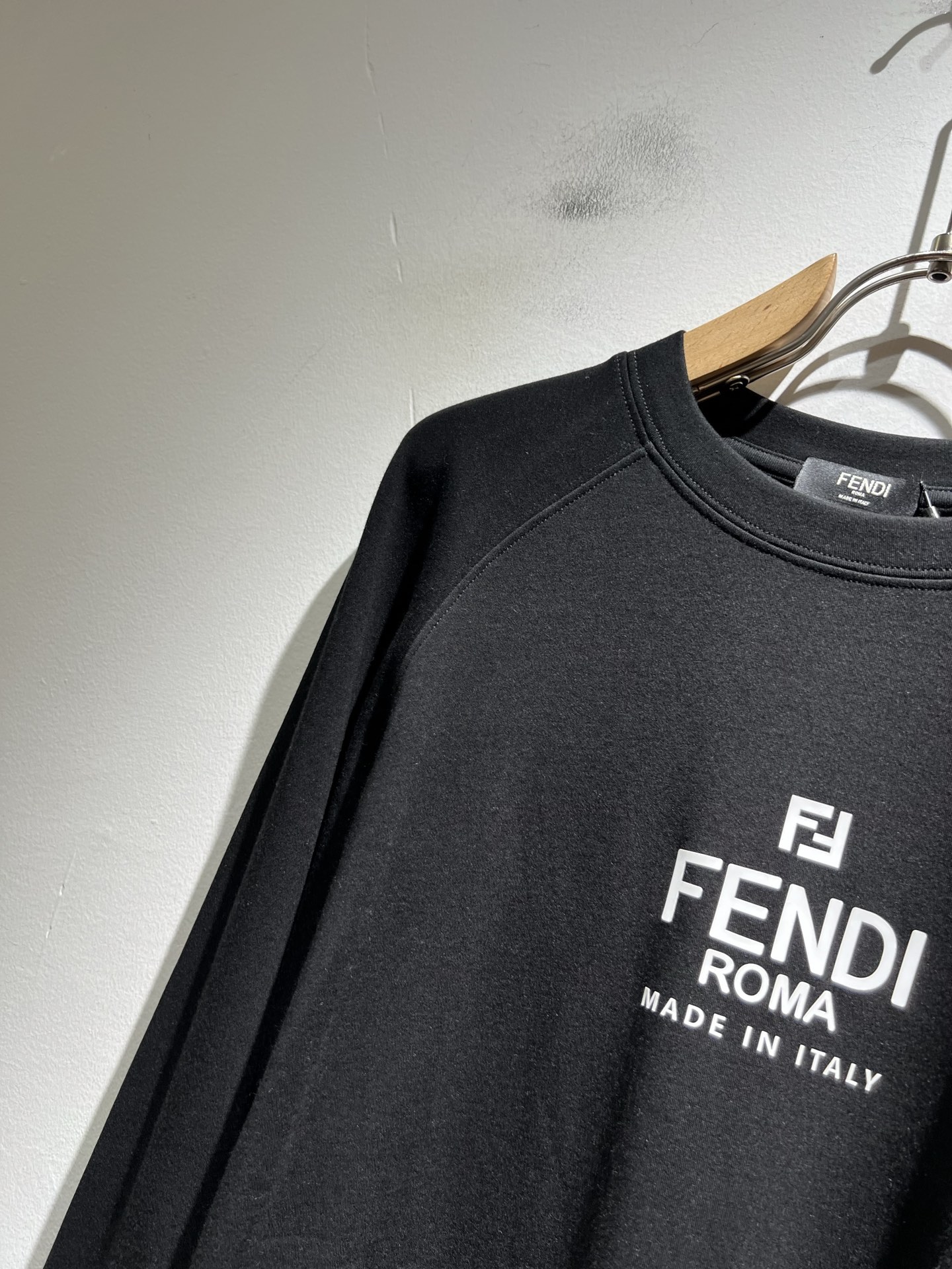 FEN*I 芬*迪2025秋冬新款FD家族FF男女同款👫打底衫，男女同款👫百搭极简短袖。意大利原厂订单，