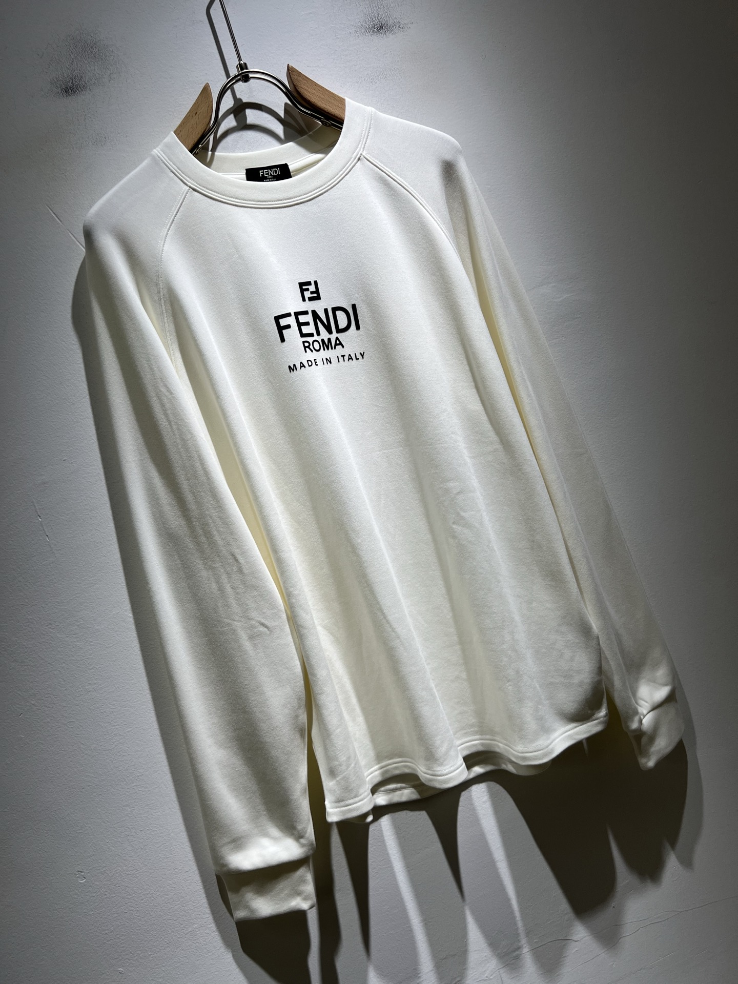 FEN*I 芬*迪2025秋冬新款FD家族FF男女同款👫打底衫，男女同款👫百搭极简短袖。意大利原厂订单，