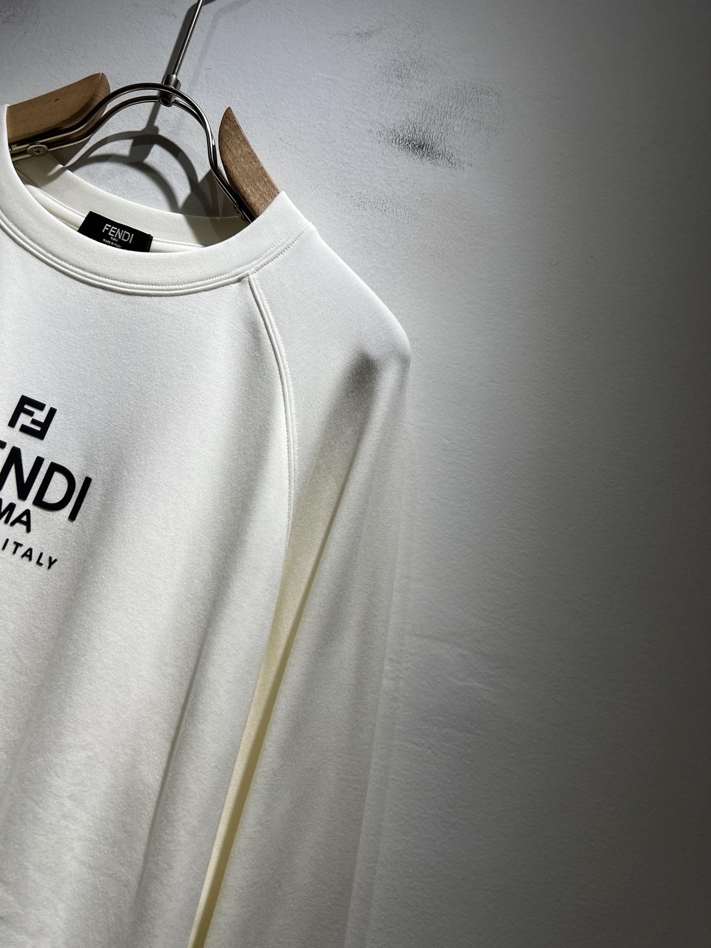 FEN*I 芬*迪2025秋冬新款FD家族FF男女同款👫打底衫，男女同款👫百搭极简短袖。意大利原厂订单，