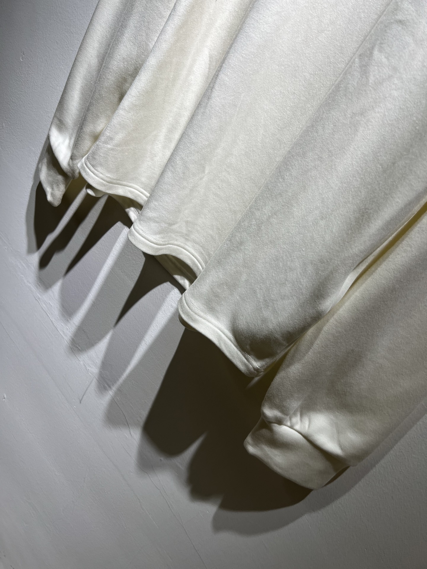 FEN*I 芬*迪2025秋冬新款FD家族FF男女同款👫打底衫，男女同款👫百搭极简短袖。意大利原厂订单，