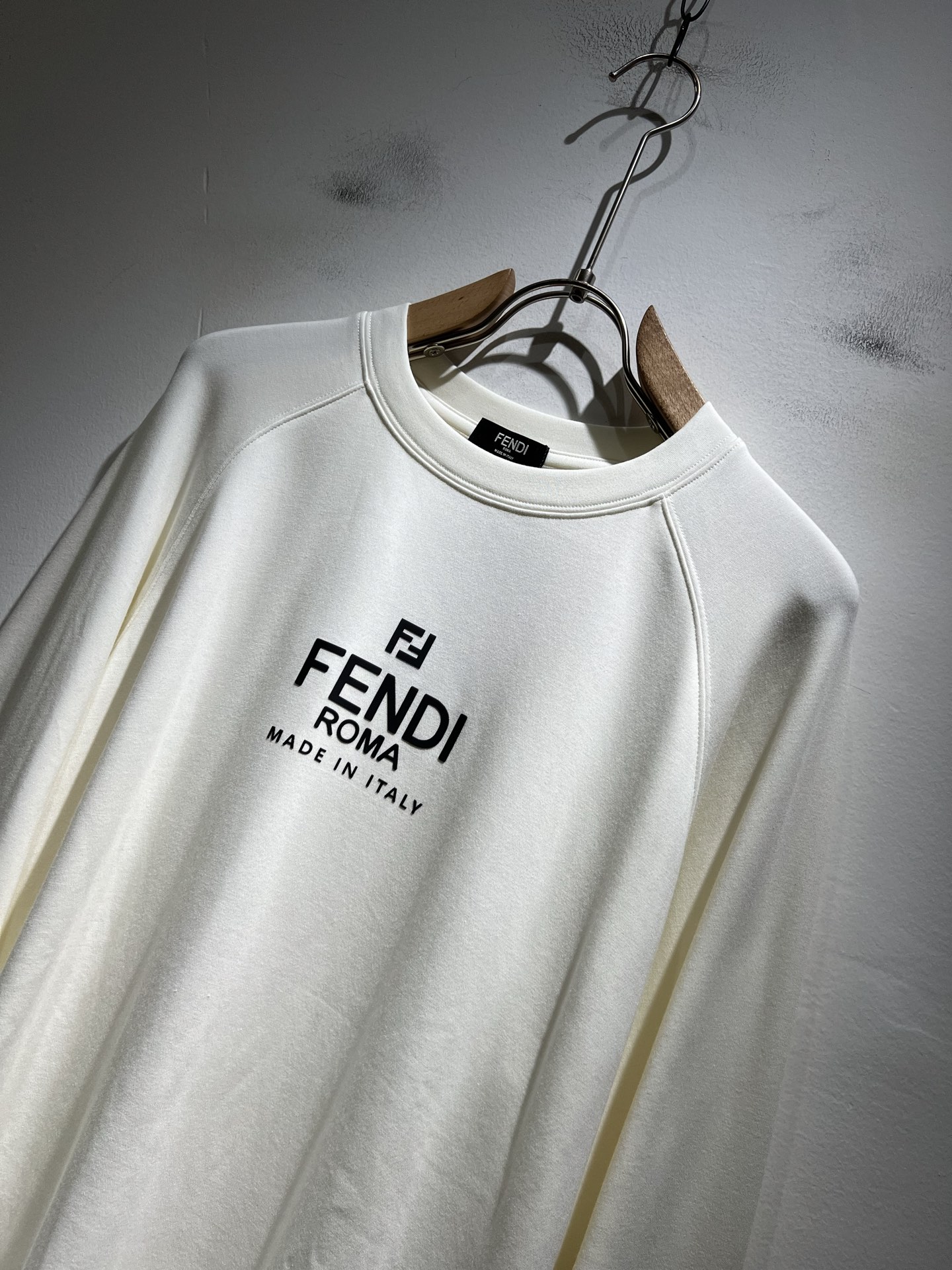 FEN*I 芬*迪2025秋冬新款FD家族FF男女同款👫打底衫，男女同款👫百搭极简短袖。意大利原厂订单，