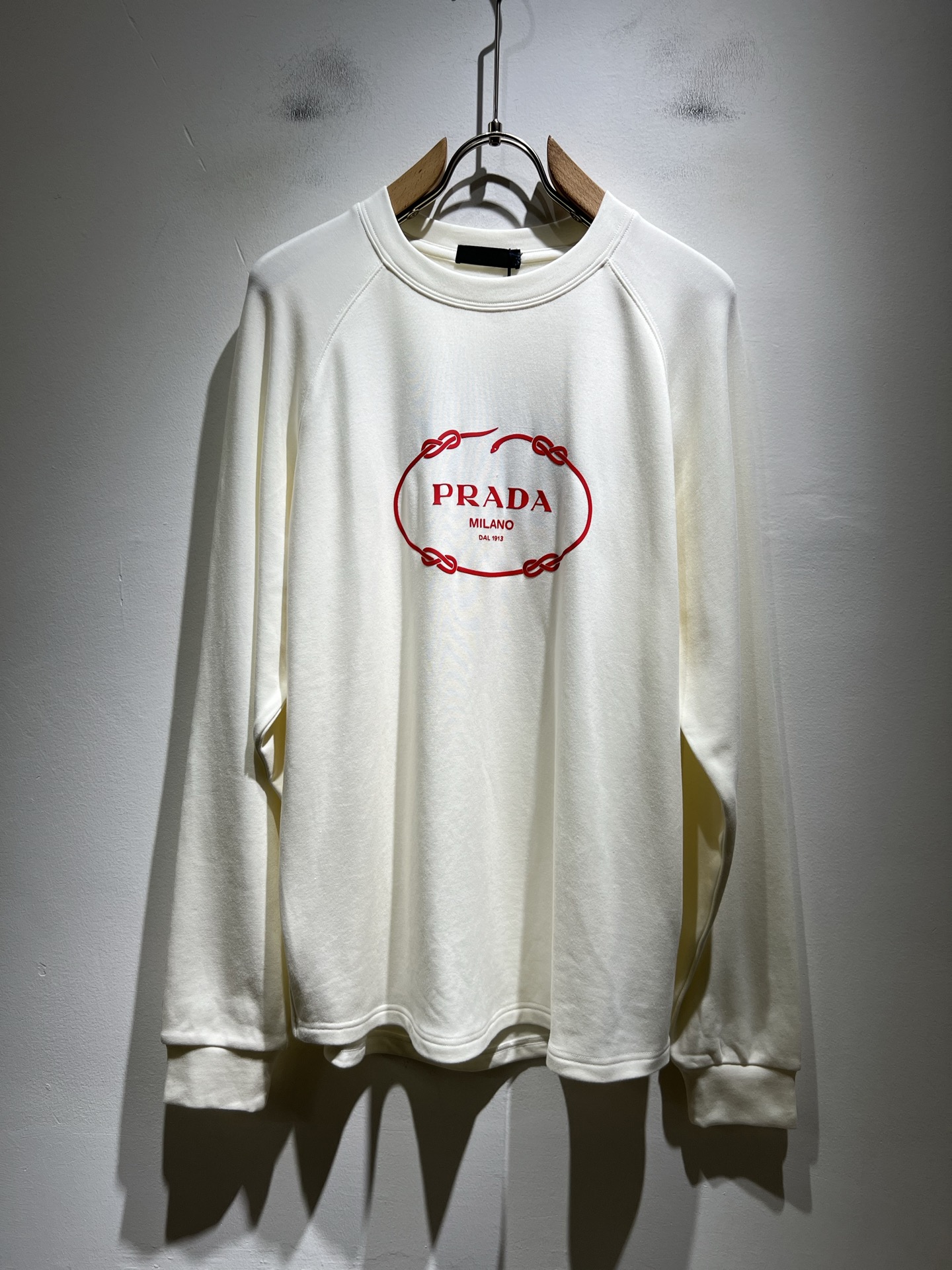 PRAD*A普*达2025秋冬新款男士长袖打底衫，最新款全网独家首上！！~既经典有时尚百搭，谁不爱啊，将