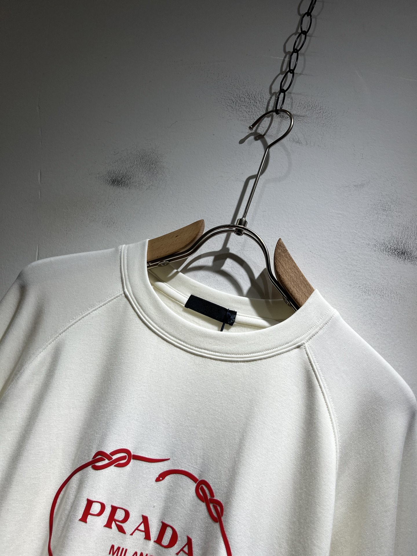 PRAD*A普*达2025秋冬新款男士长袖打底衫，最新款全网独家首上！！~既经典有时尚百搭，谁不爱啊，将