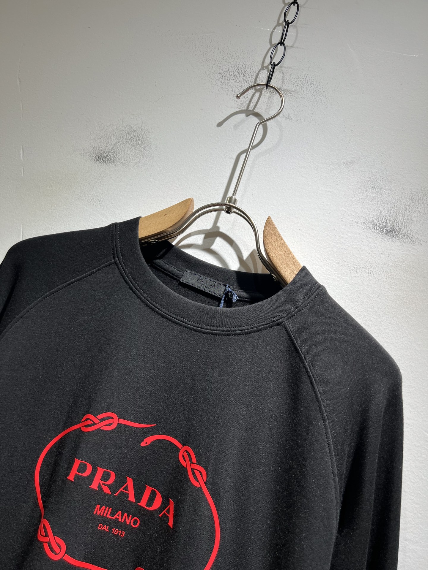 PRAD*A普*达2025秋冬新款男士长袖打底衫，最新款全网独家首上！！~既经典有时尚百搭，谁不爱啊，将